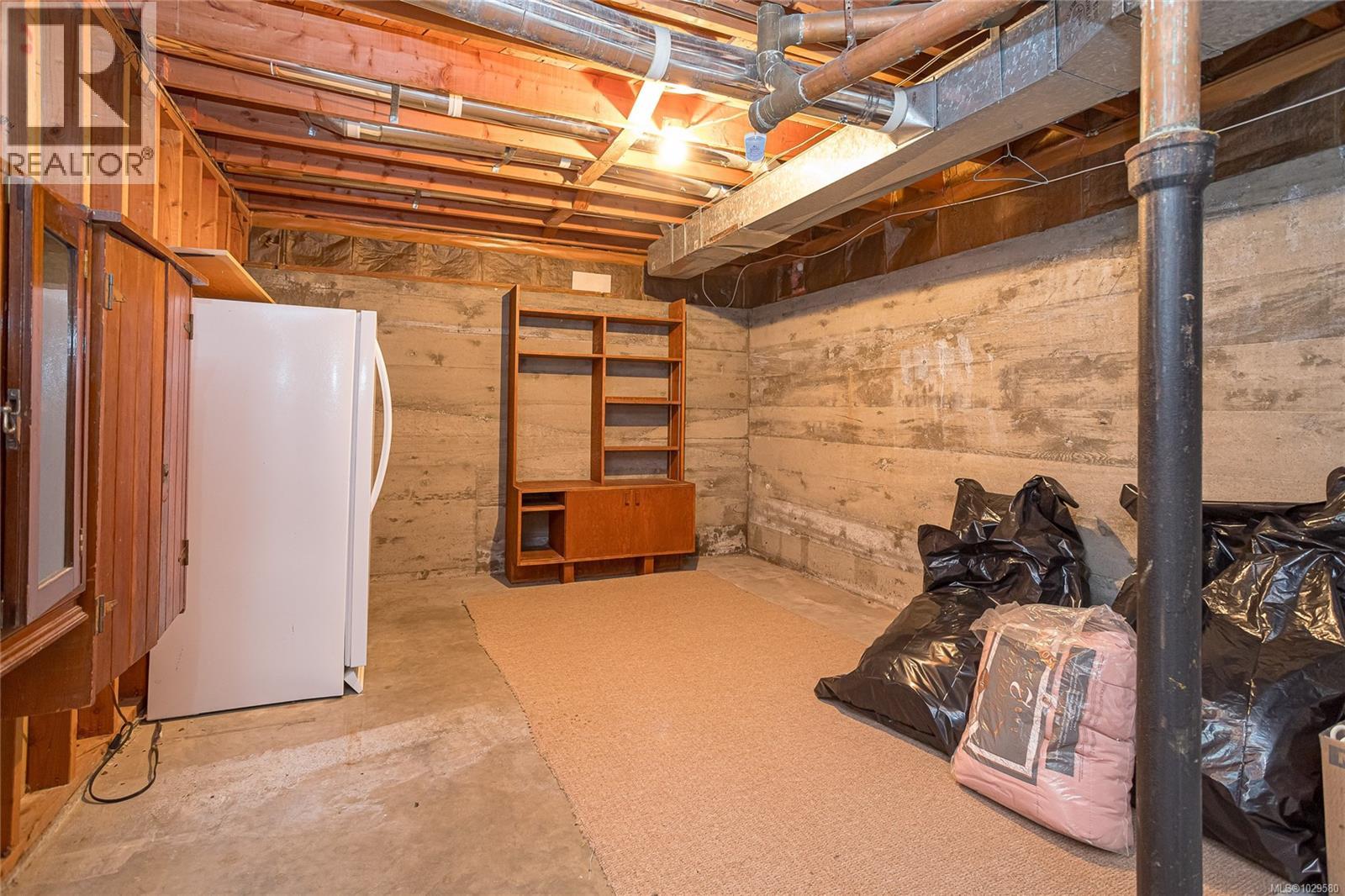  2615 Arbutus Road, Saanich