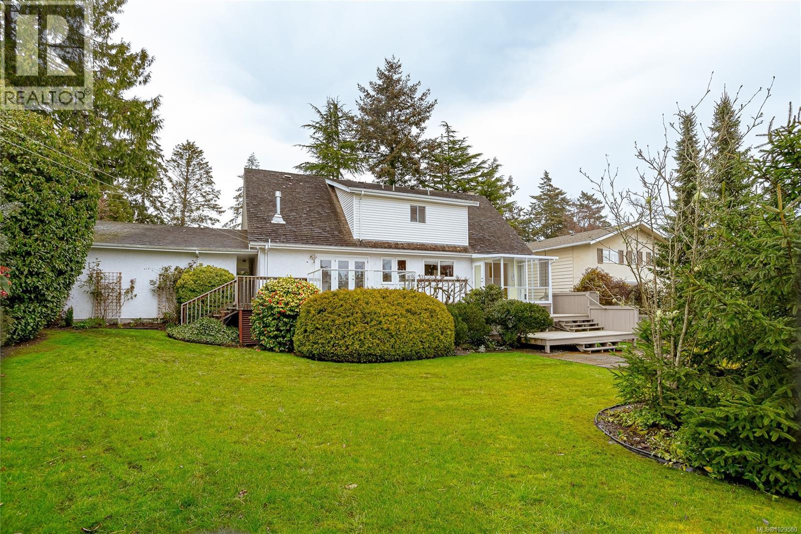  2615 Arbutus Road, Saanich