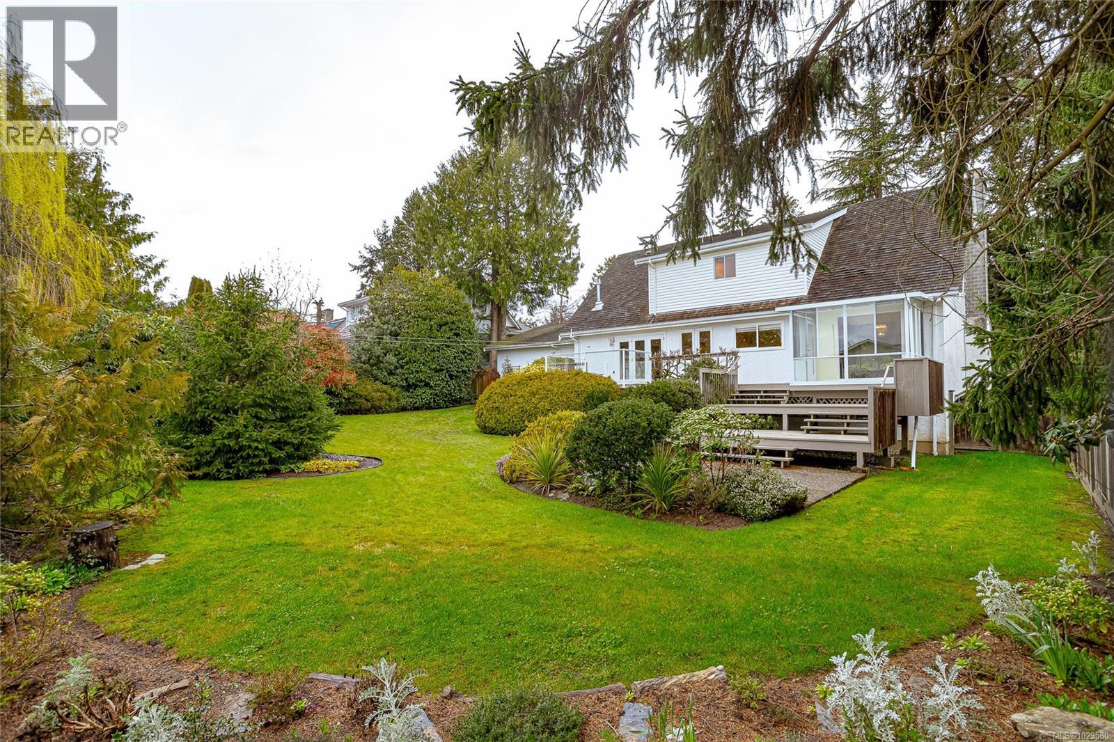  2615 Arbutus Road, Saanich