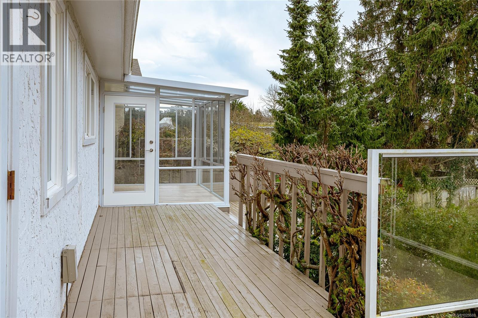  2615 Arbutus Road, Saanich