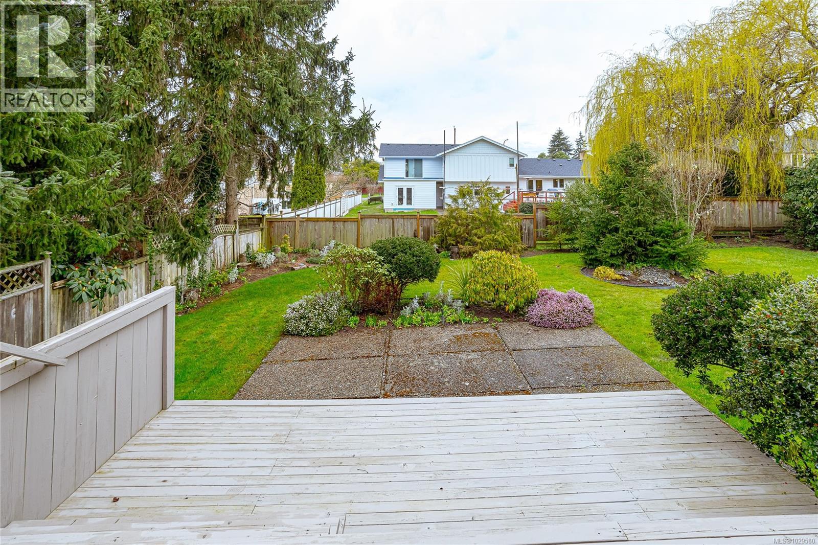  2615 Arbutus Road, Saanich