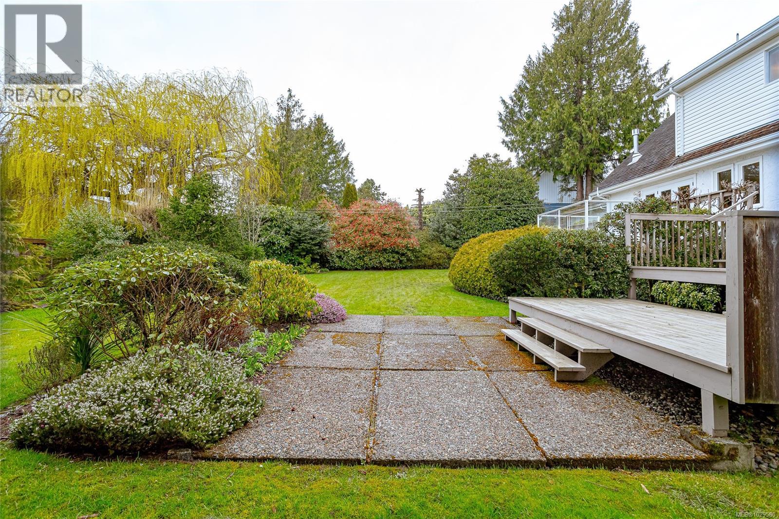  2615 Arbutus Road, Saanich