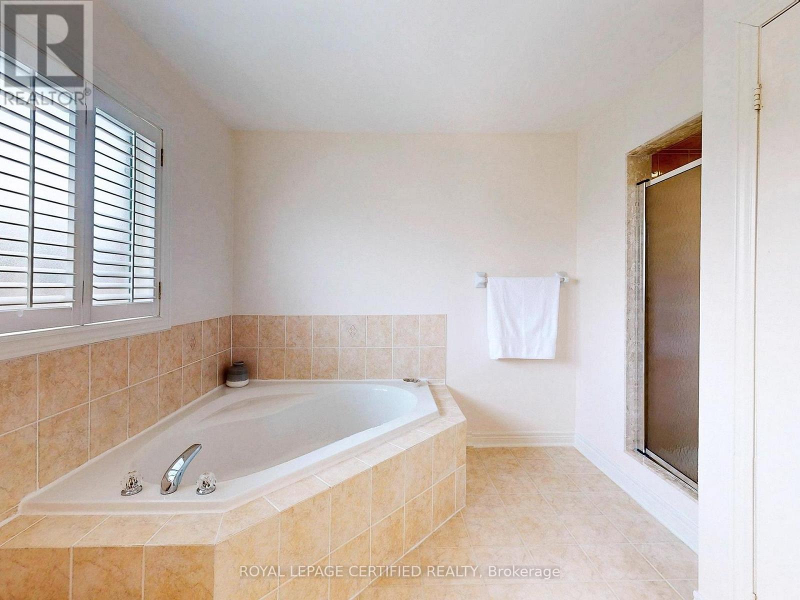 8 GRAPEVINE ROAD - 24