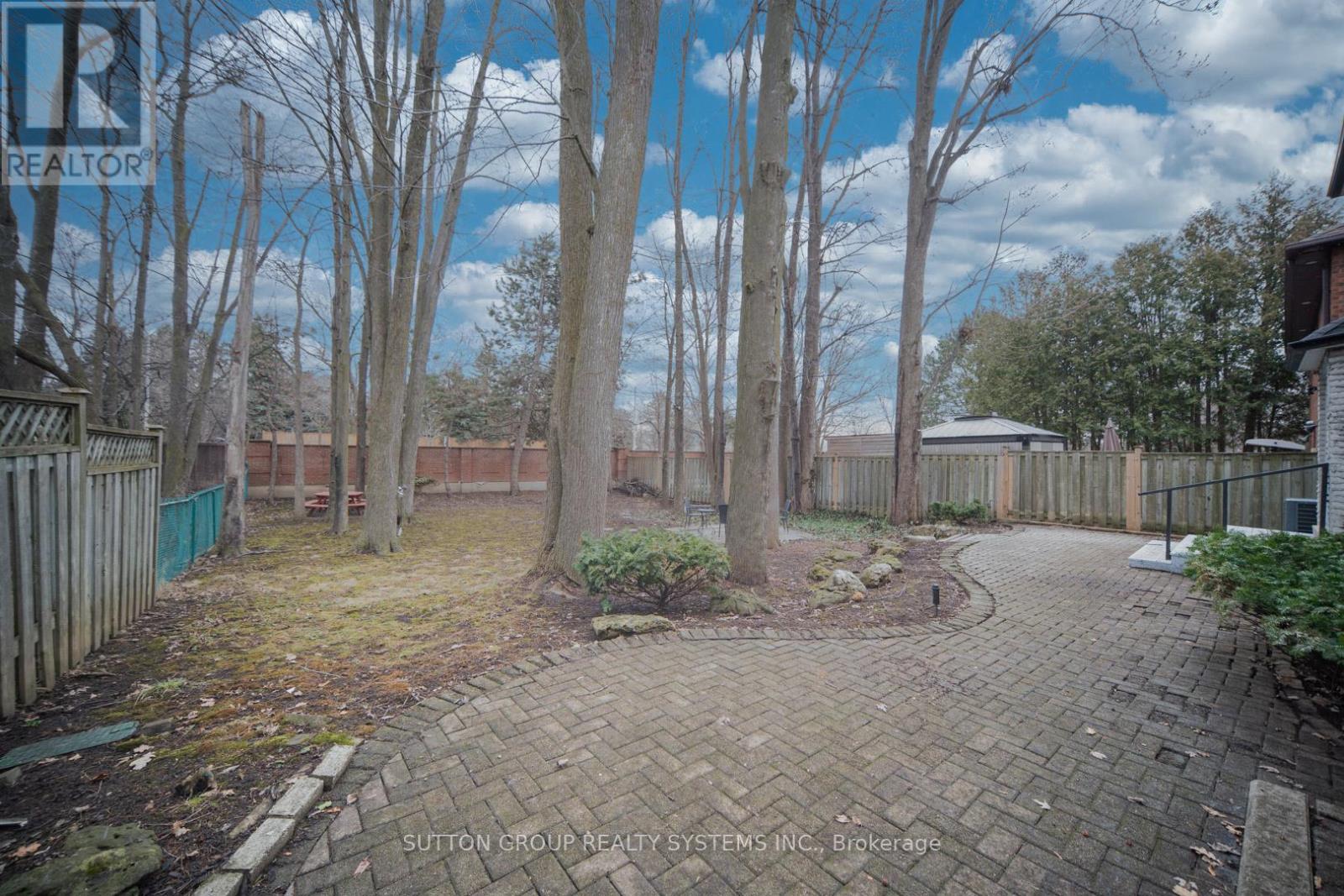 61 SOMERSET CRESCENT,Richmond Hill (Observatory),,