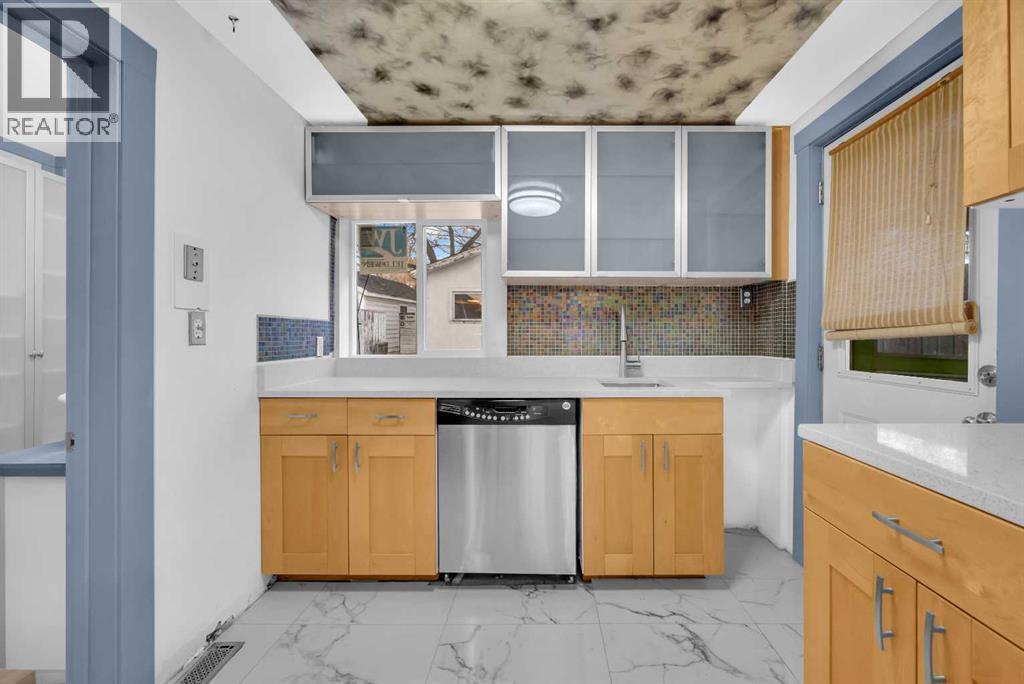 1022 18 AVENUE - 16