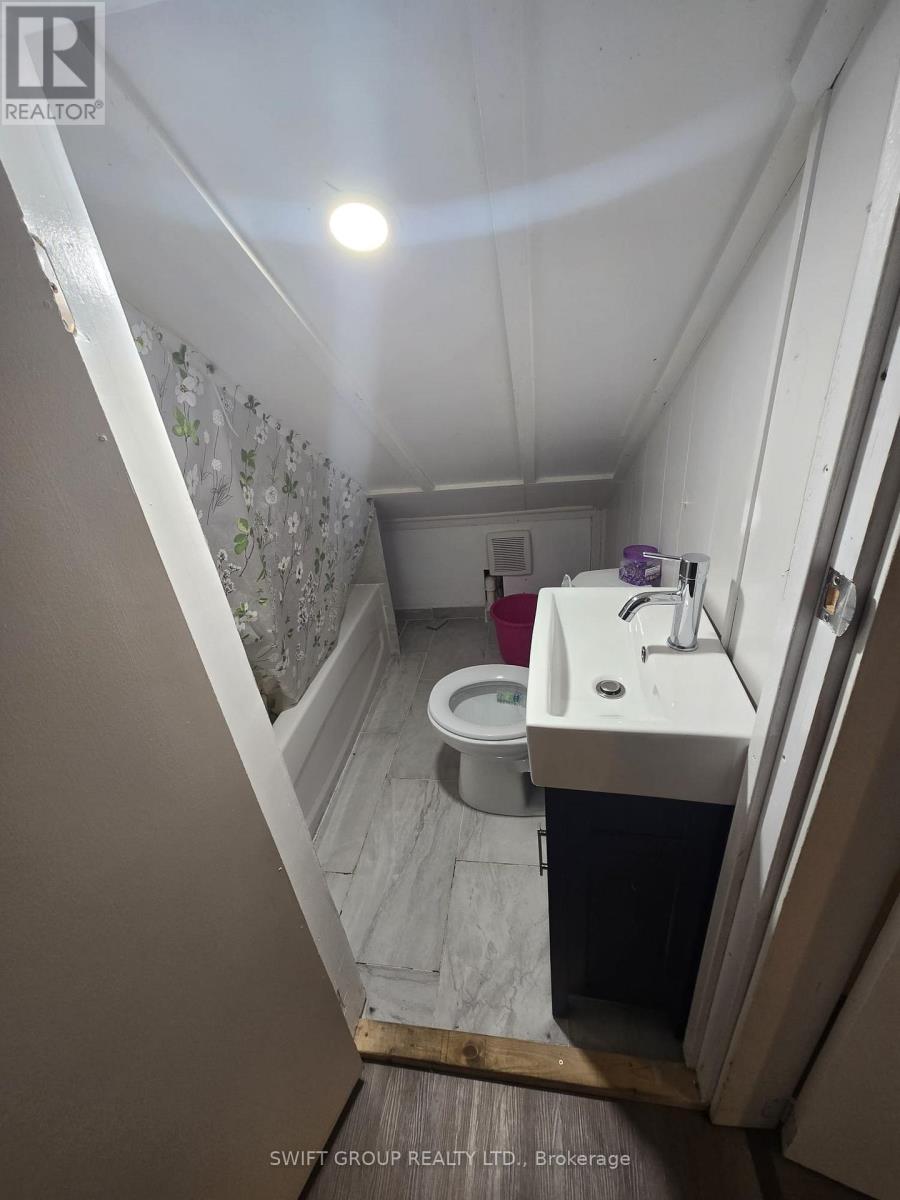 141 KITCHENER ROAD - 9