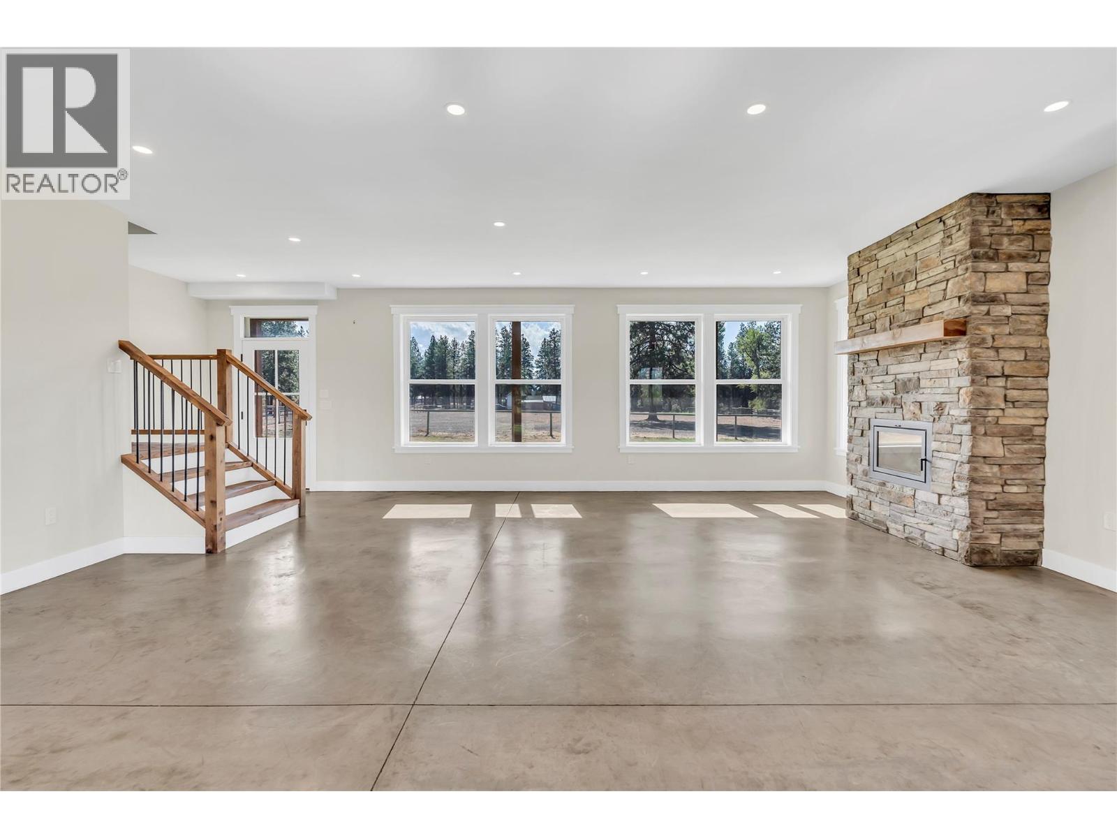  422 HUEY Road, Princeton