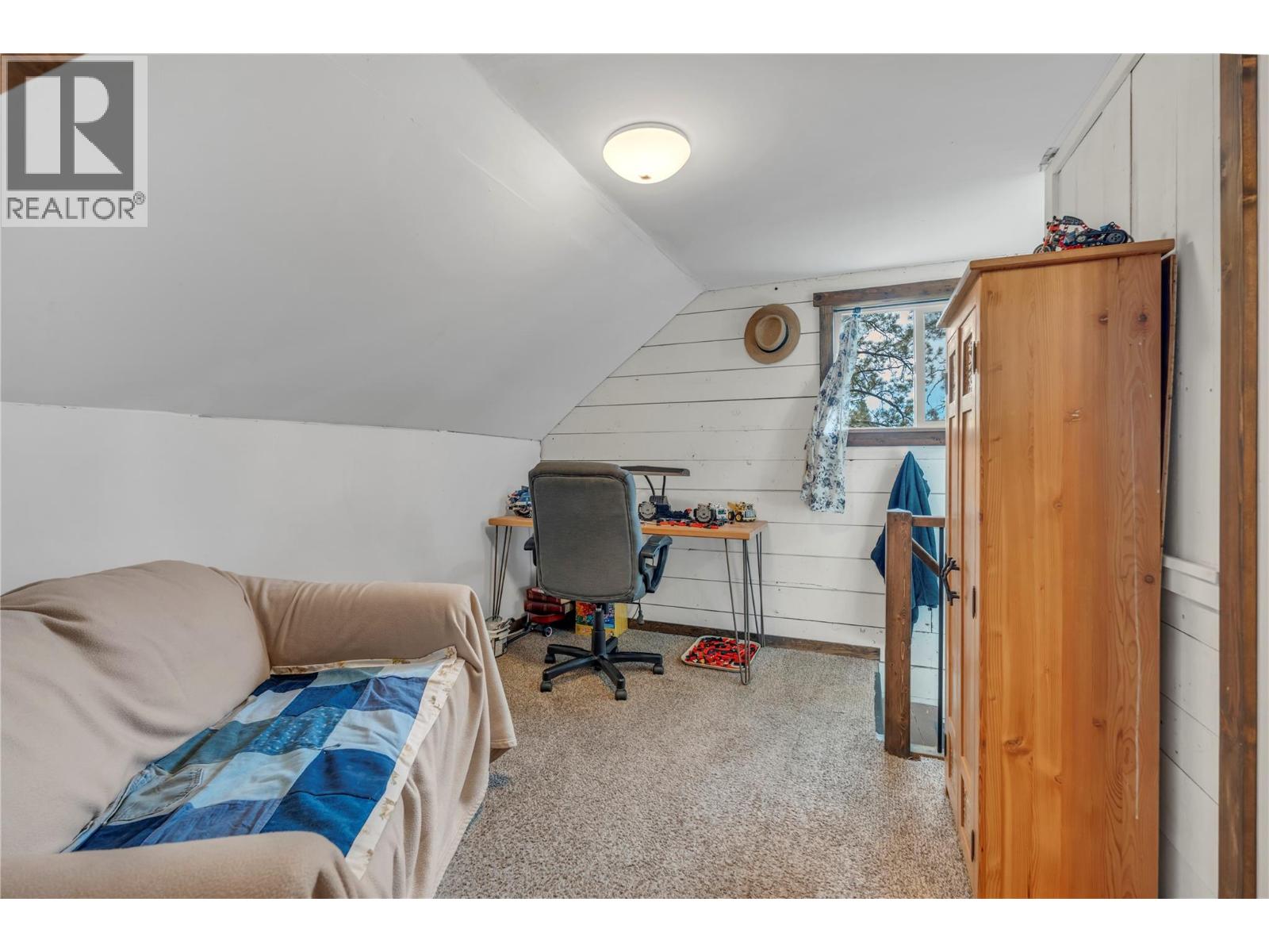  422 HUEY Road, Princeton