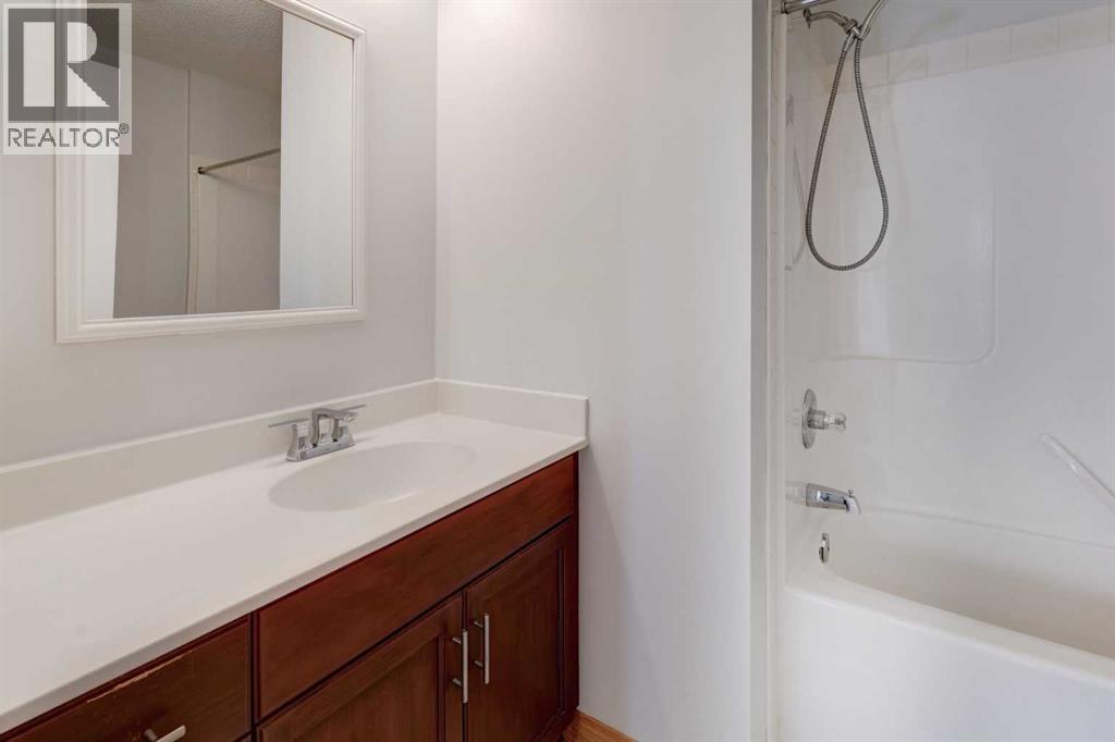 Single Family House for Sale in    Avenue NE Mayland Heights Calgary 