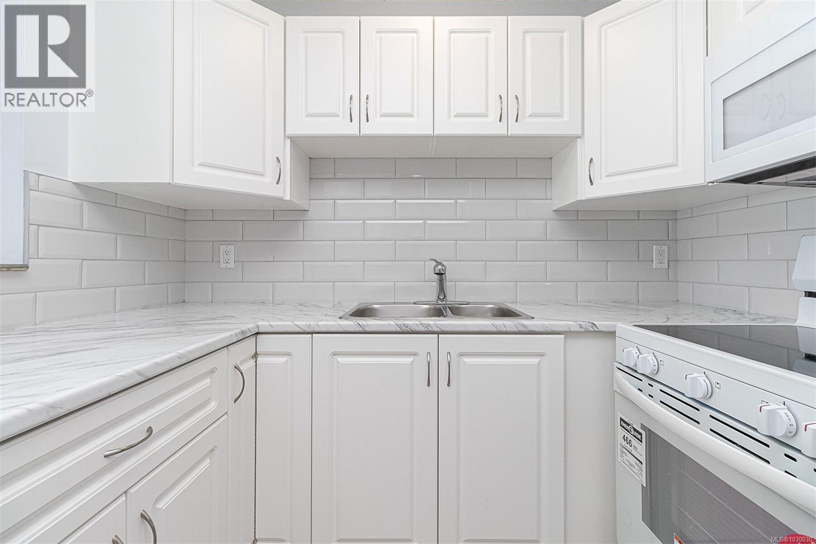 #9 1986 GLENIDLE RD - 4