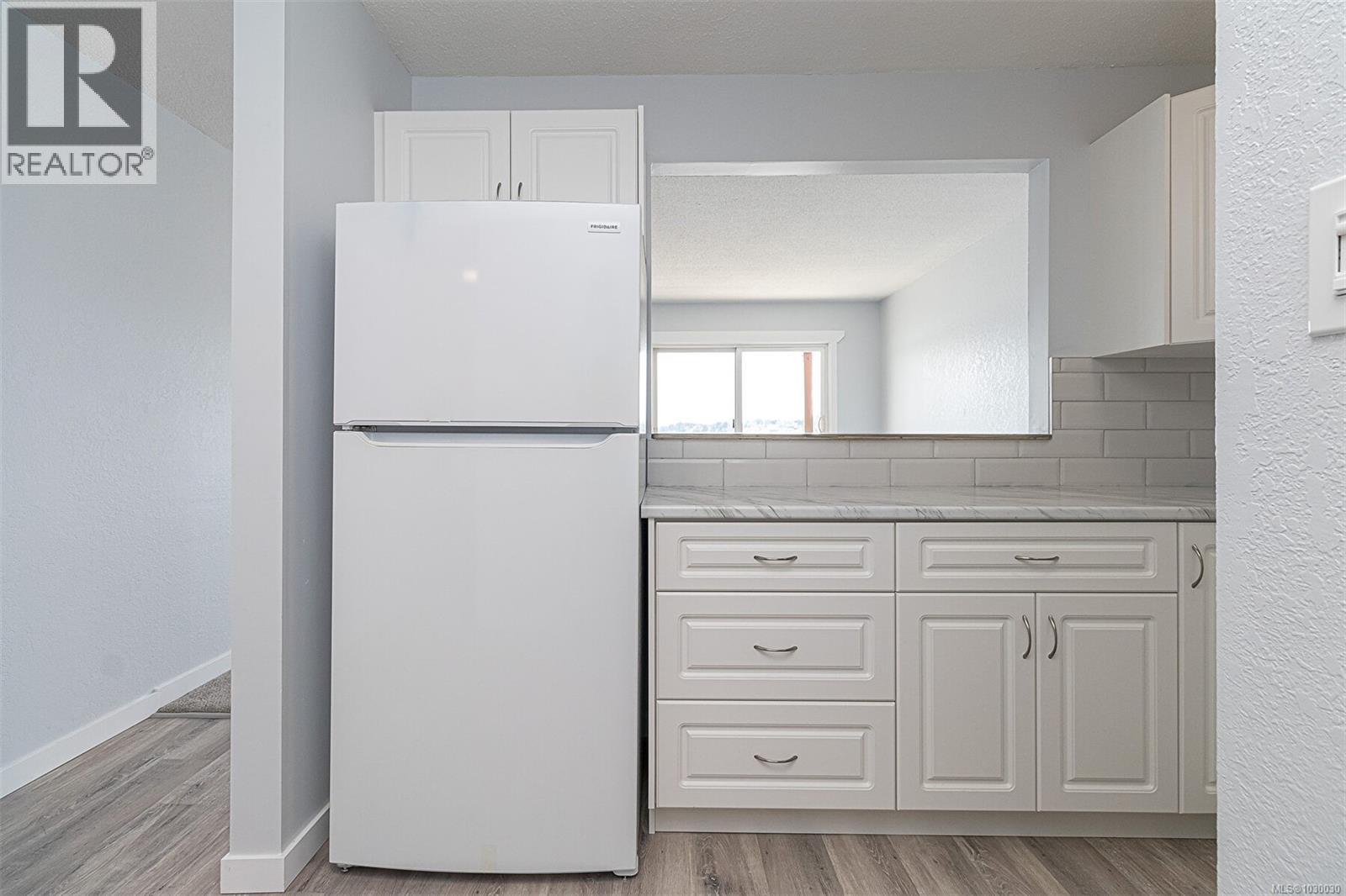 #9 1986 GLENIDLE RD - 5