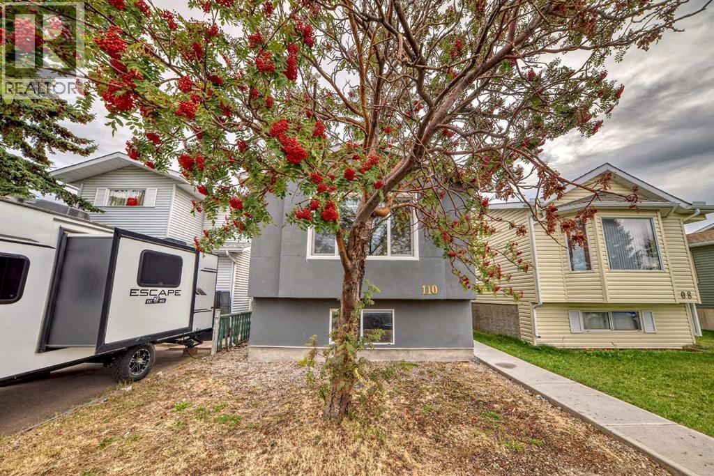 Single Family House Bi-level for Sale in  Falmere Way NE Falconridge Calgary 