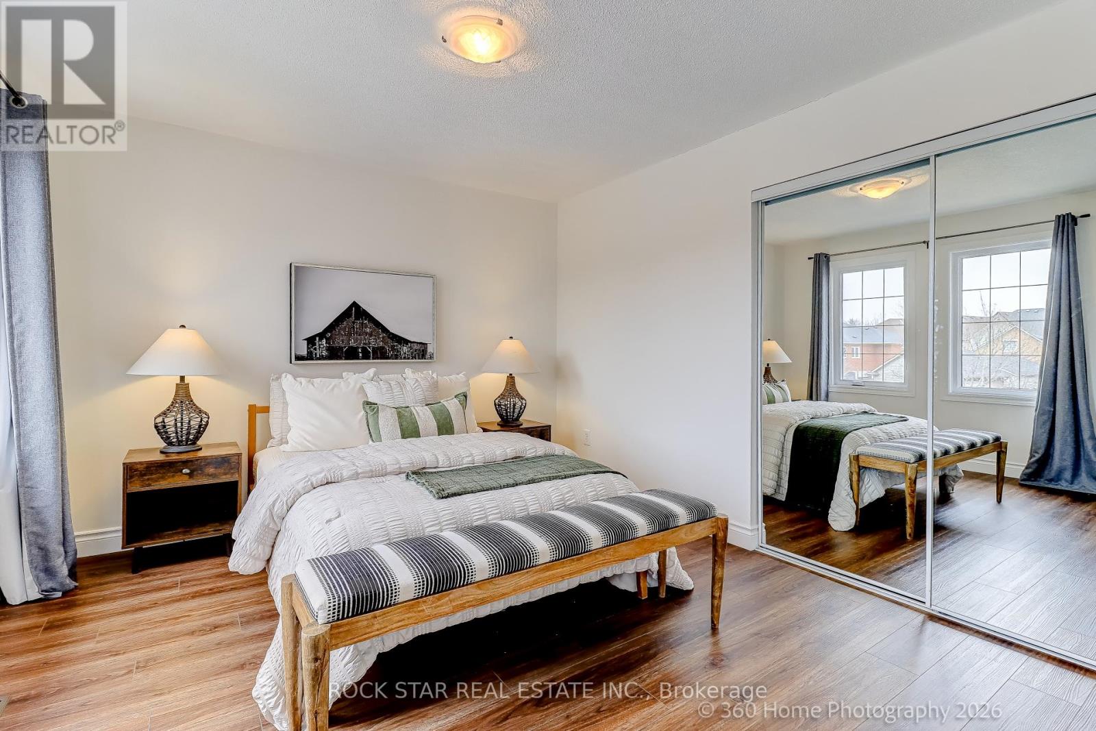 2444 TOWNE BOULEVARD, Oakville (RO River Oaks), Ontario