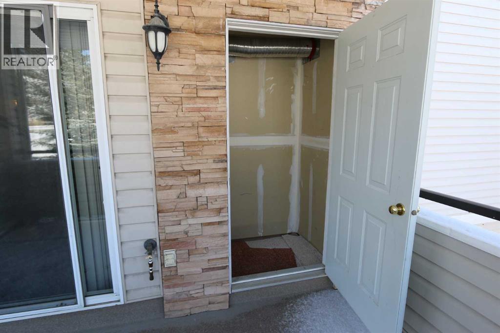 Single Family House for Sale in   Springbank Boulevard SW Springbank Hill Calgary 