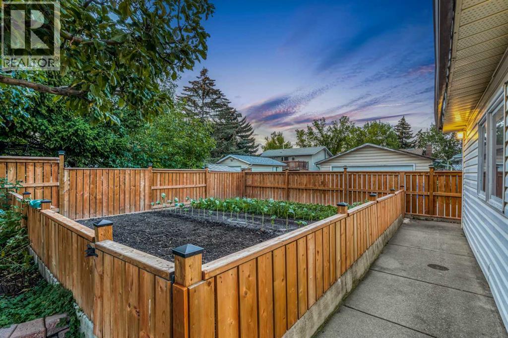Single Family House Bungalow for Sale in  Rundleview Road NE Rundle Calgary 