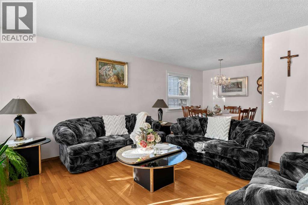 Single Family House Bungalow for Sale in  Rundleview Road NE Rundle Calgary 