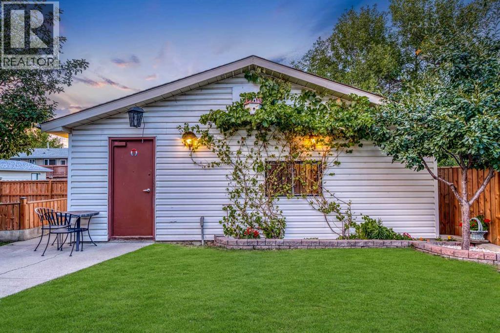 Single Family House Bungalow for Sale in  Rundleview Road NE Rundle Calgary 