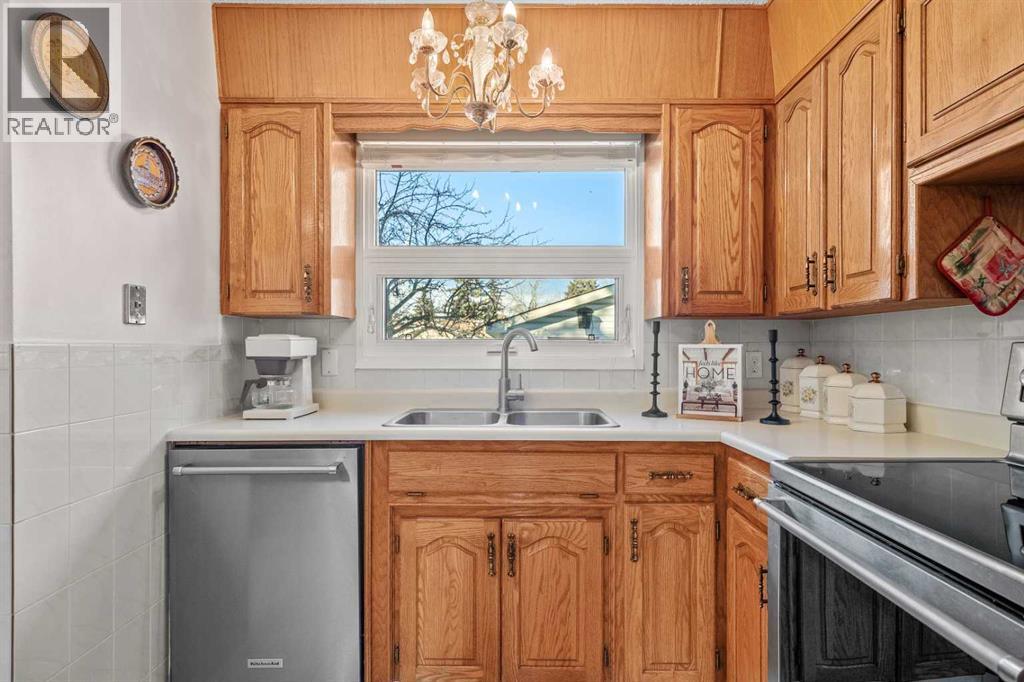 Single Family House Bungalow for Sale in  Rundleview Road NE Rundle Calgary 