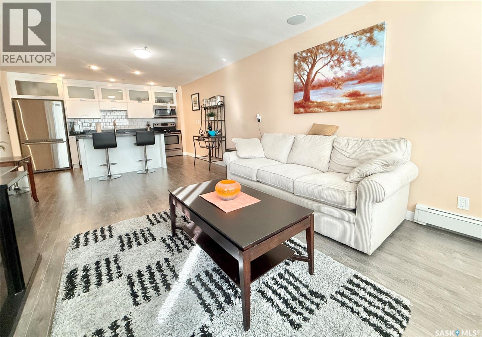 #301 351 SAGUENAY DRIVE - 15