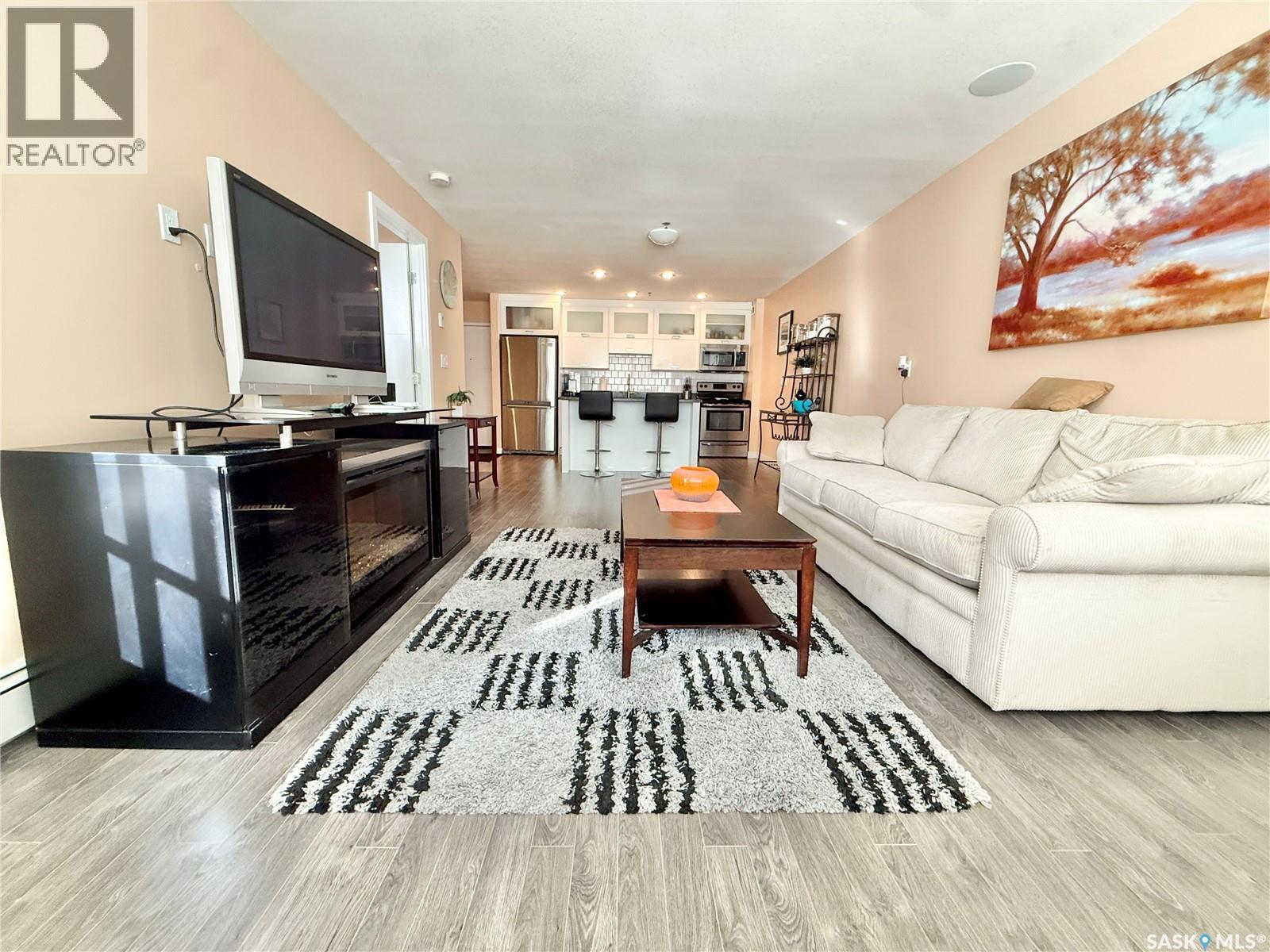 #301 351 SAGUENAY DRIVE - 16