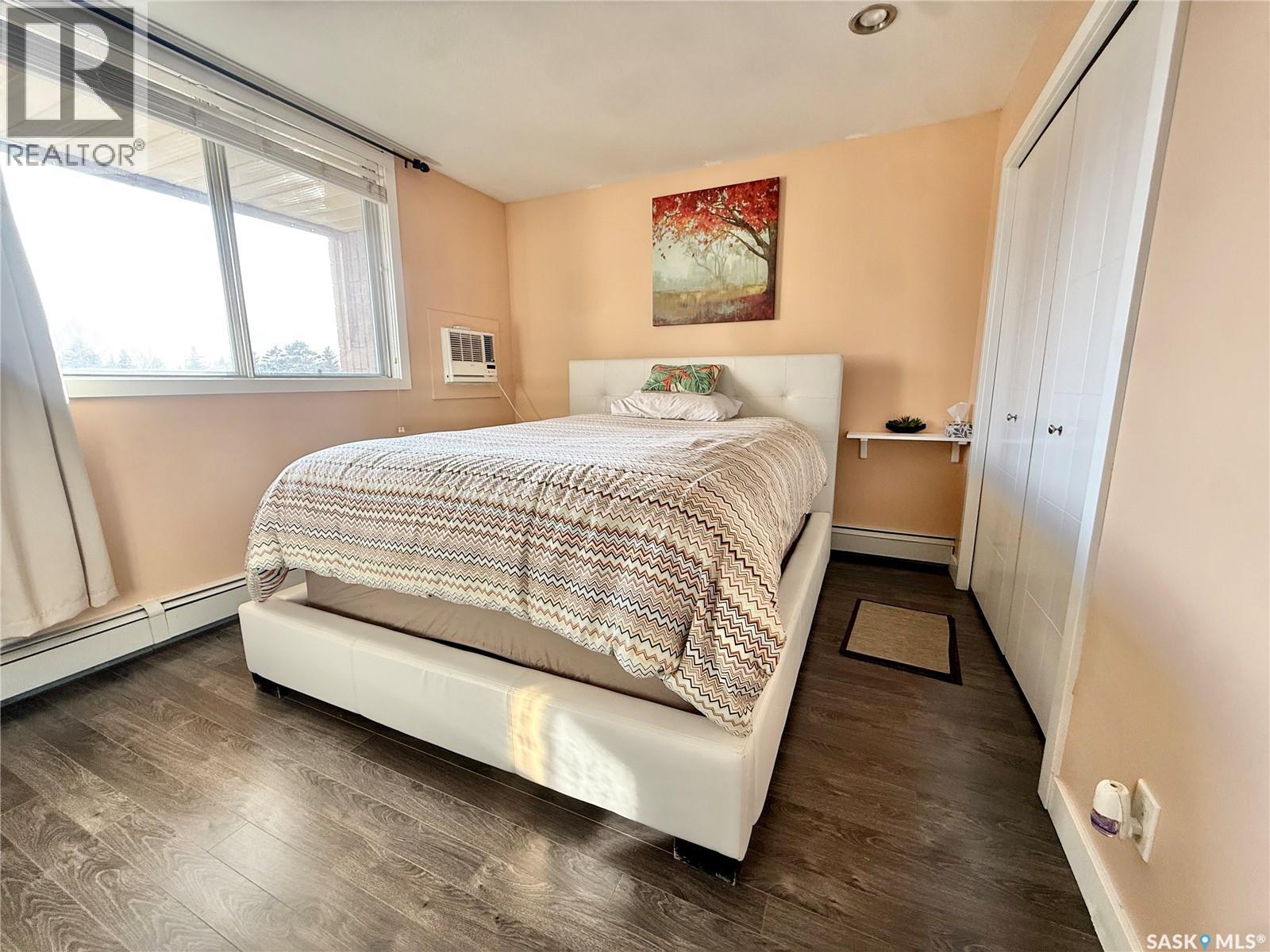 #301 351 SAGUENAY DRIVE - 19