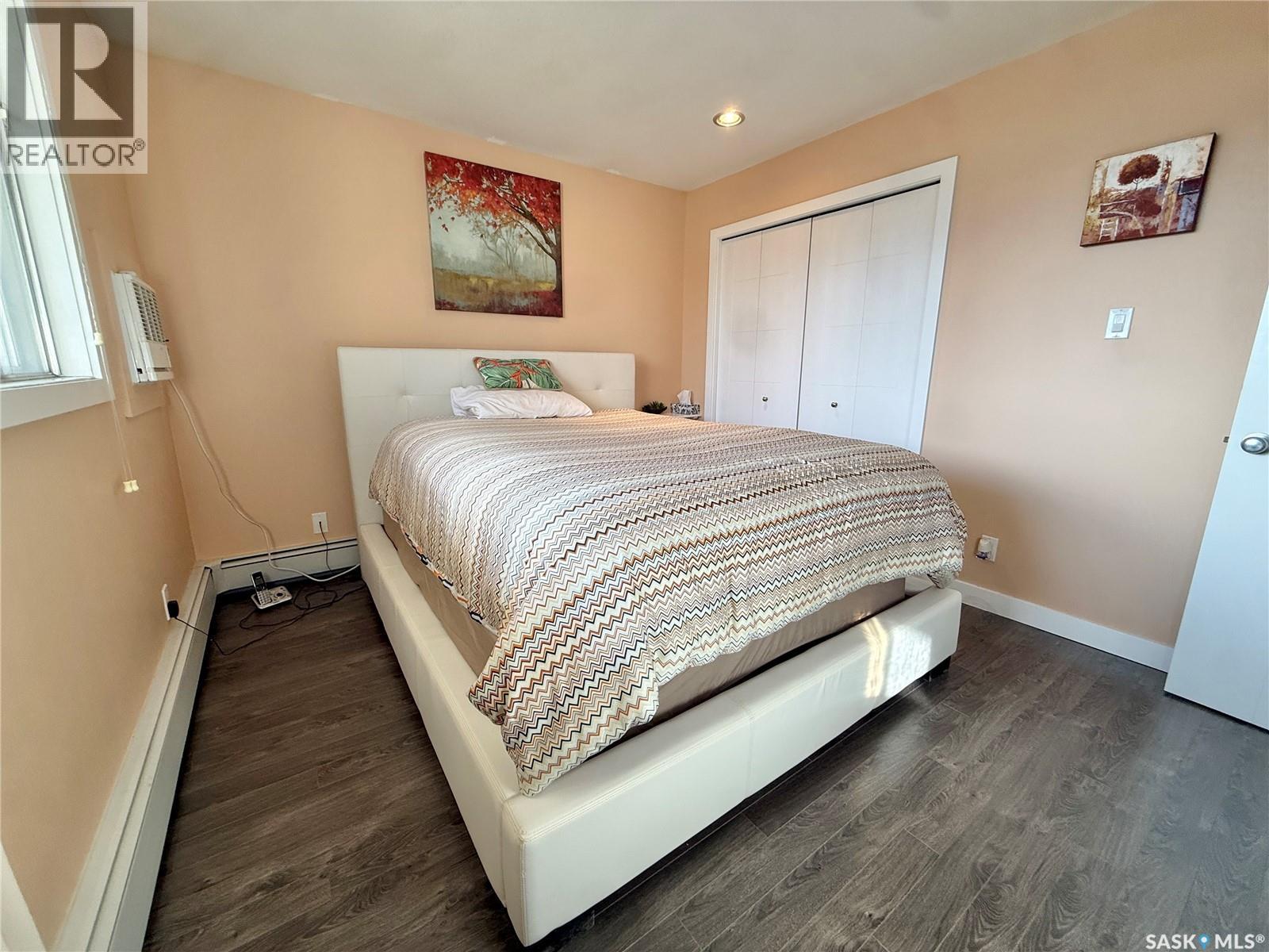 #301 351 SAGUENAY DRIVE - 21