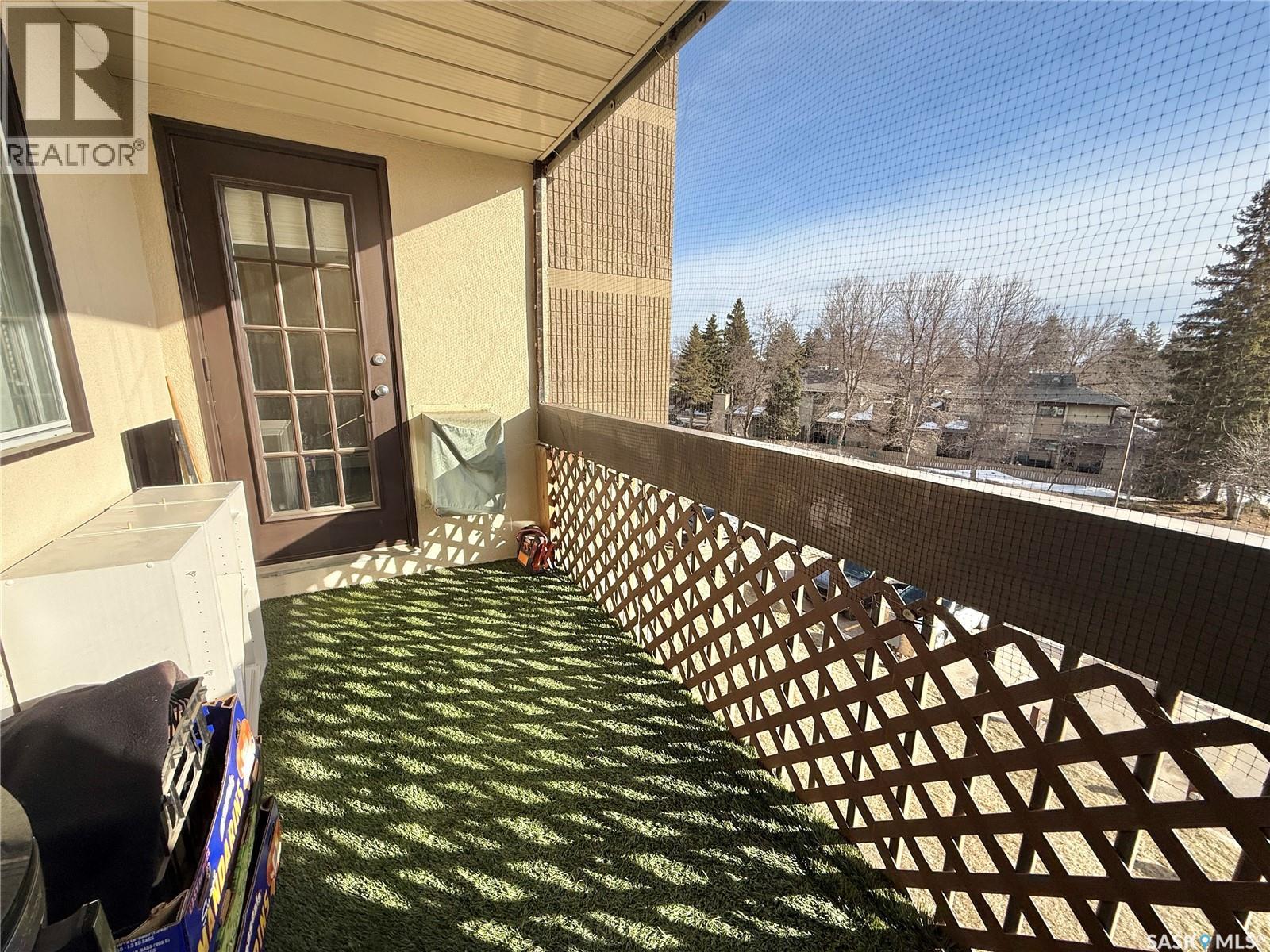 #301 351 SAGUENAY DRIVE - 25