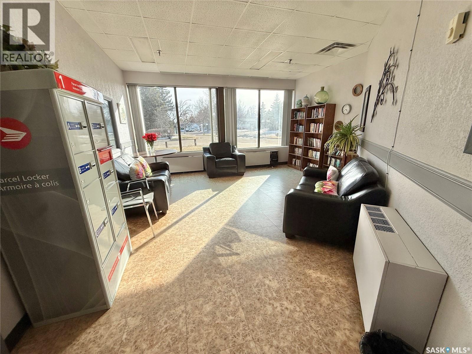 #301 351 SAGUENAY DRIVE - Image 3