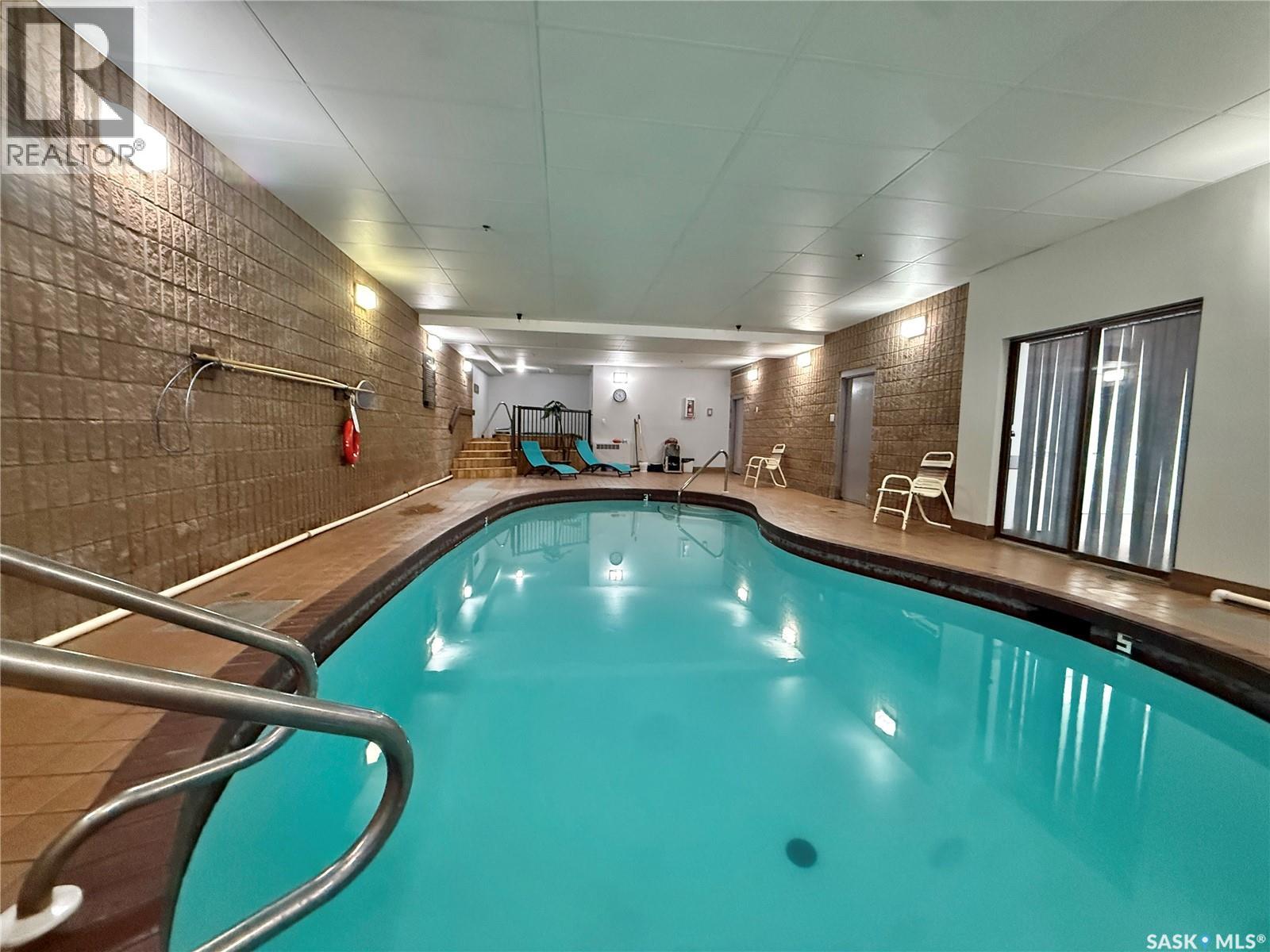 #301 351 SAGUENAY DRIVE - 30