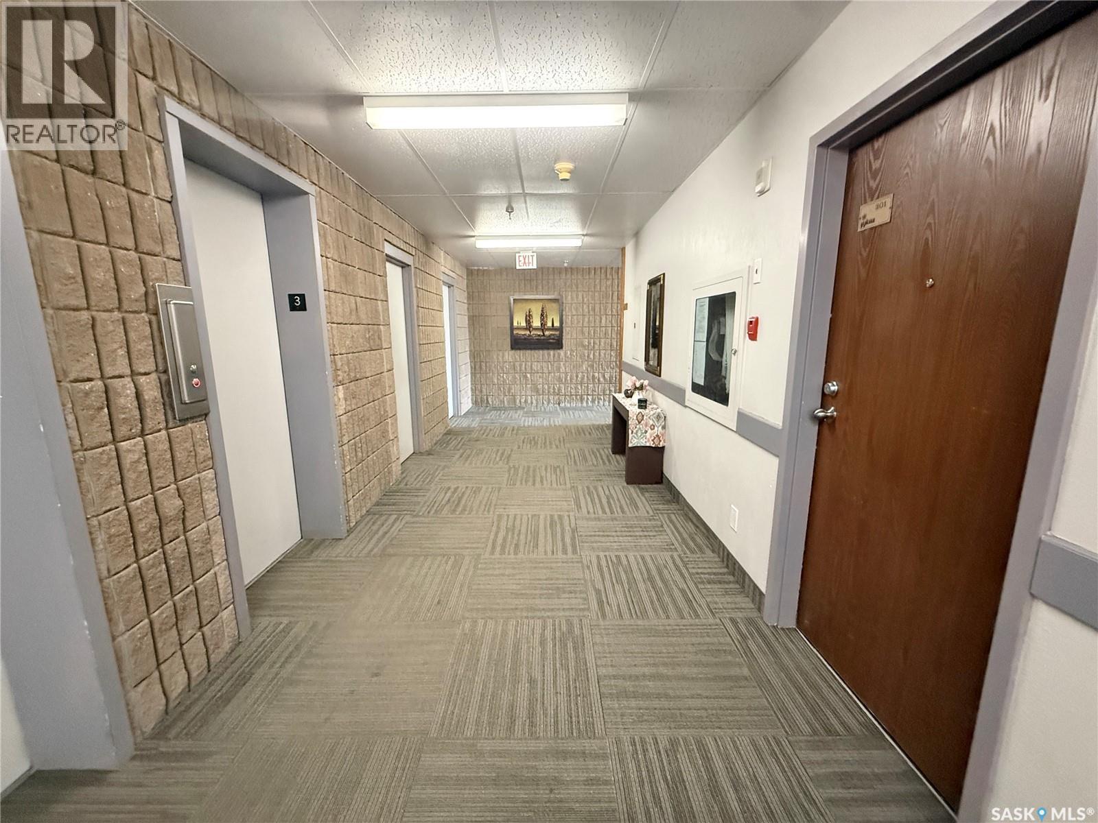 #301 351 SAGUENAY DRIVE - 31