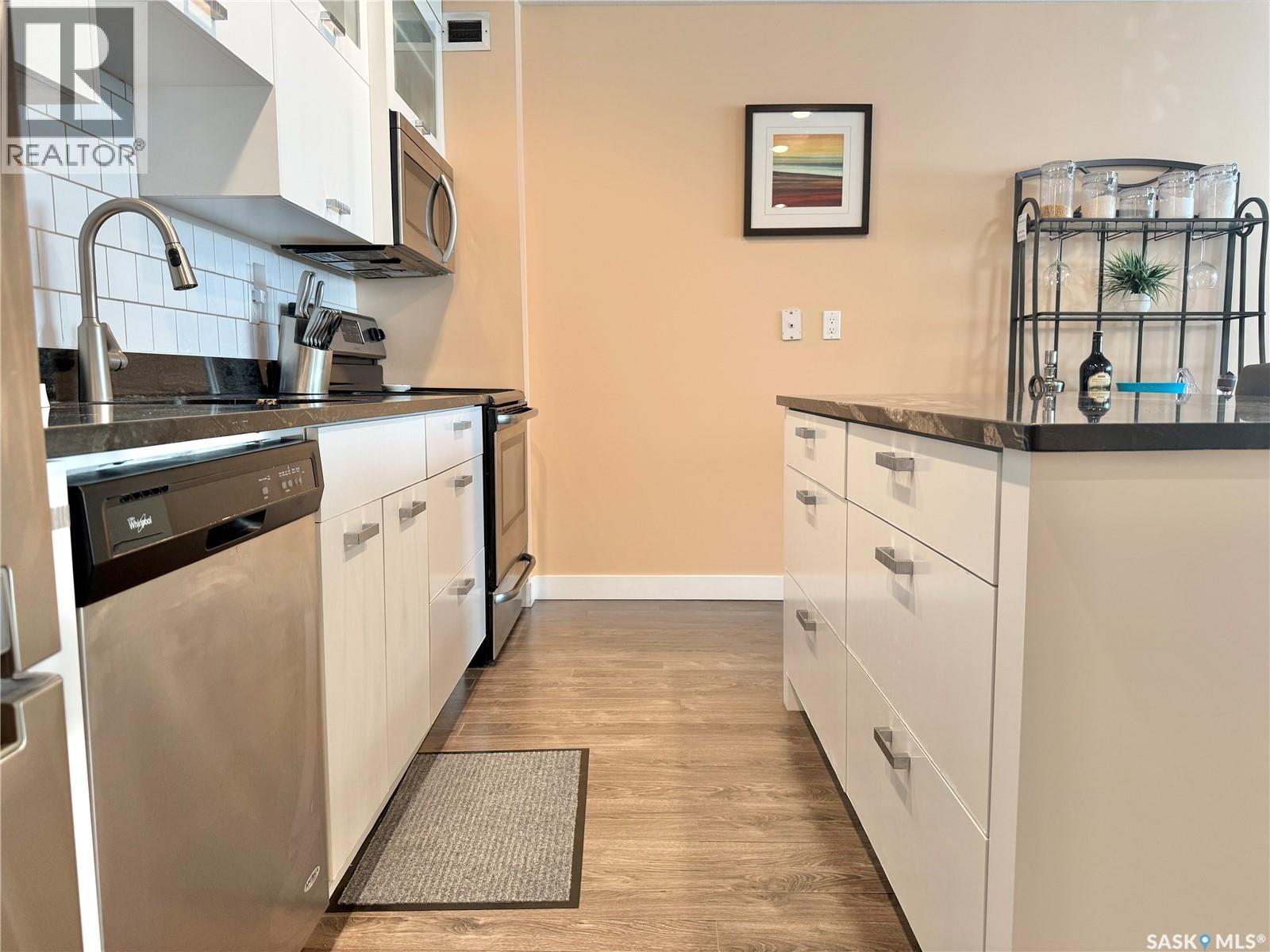 #301 351 SAGUENAY DRIVE - 7