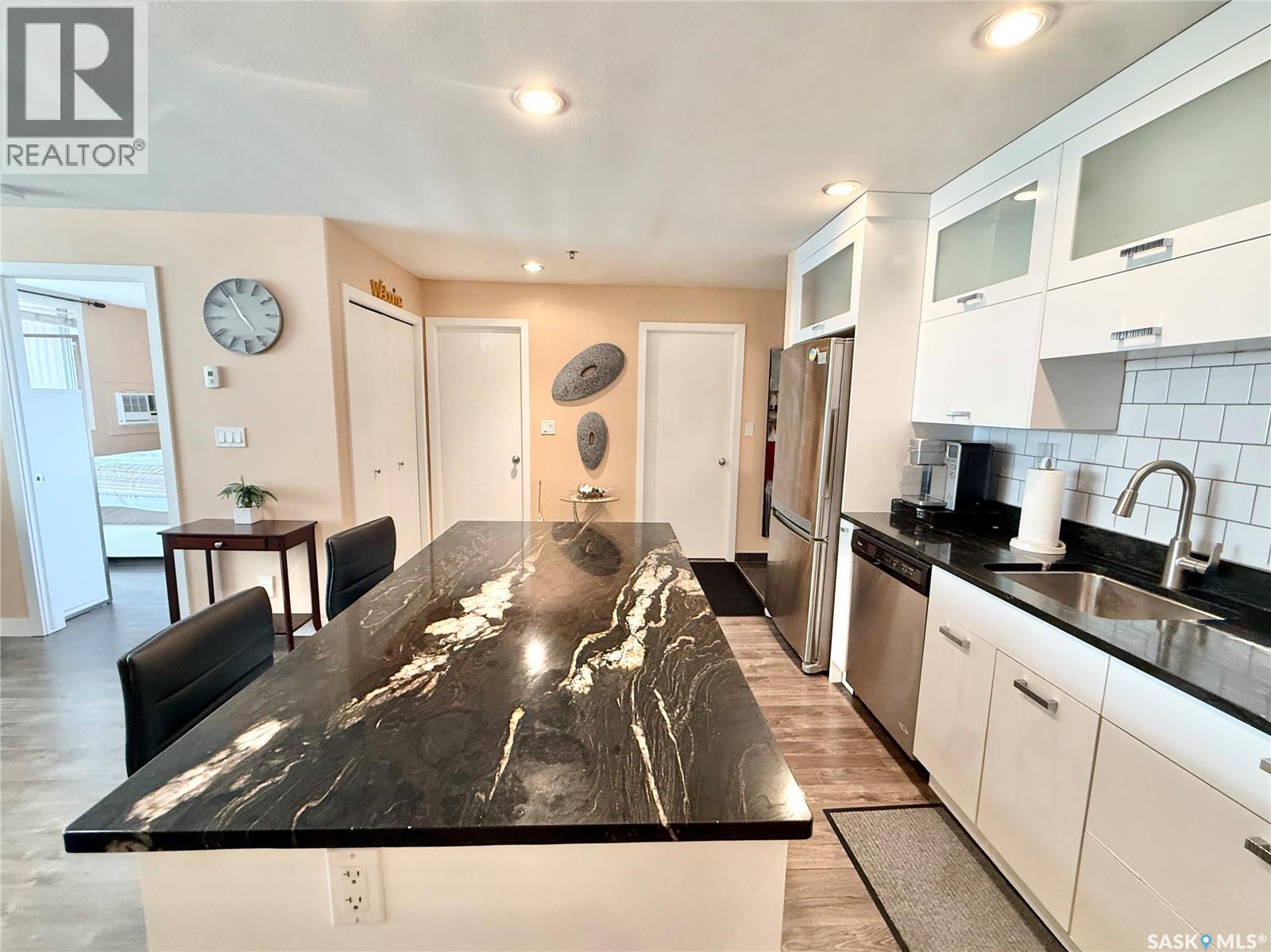 #301 351 SAGUENAY DRIVE - 8