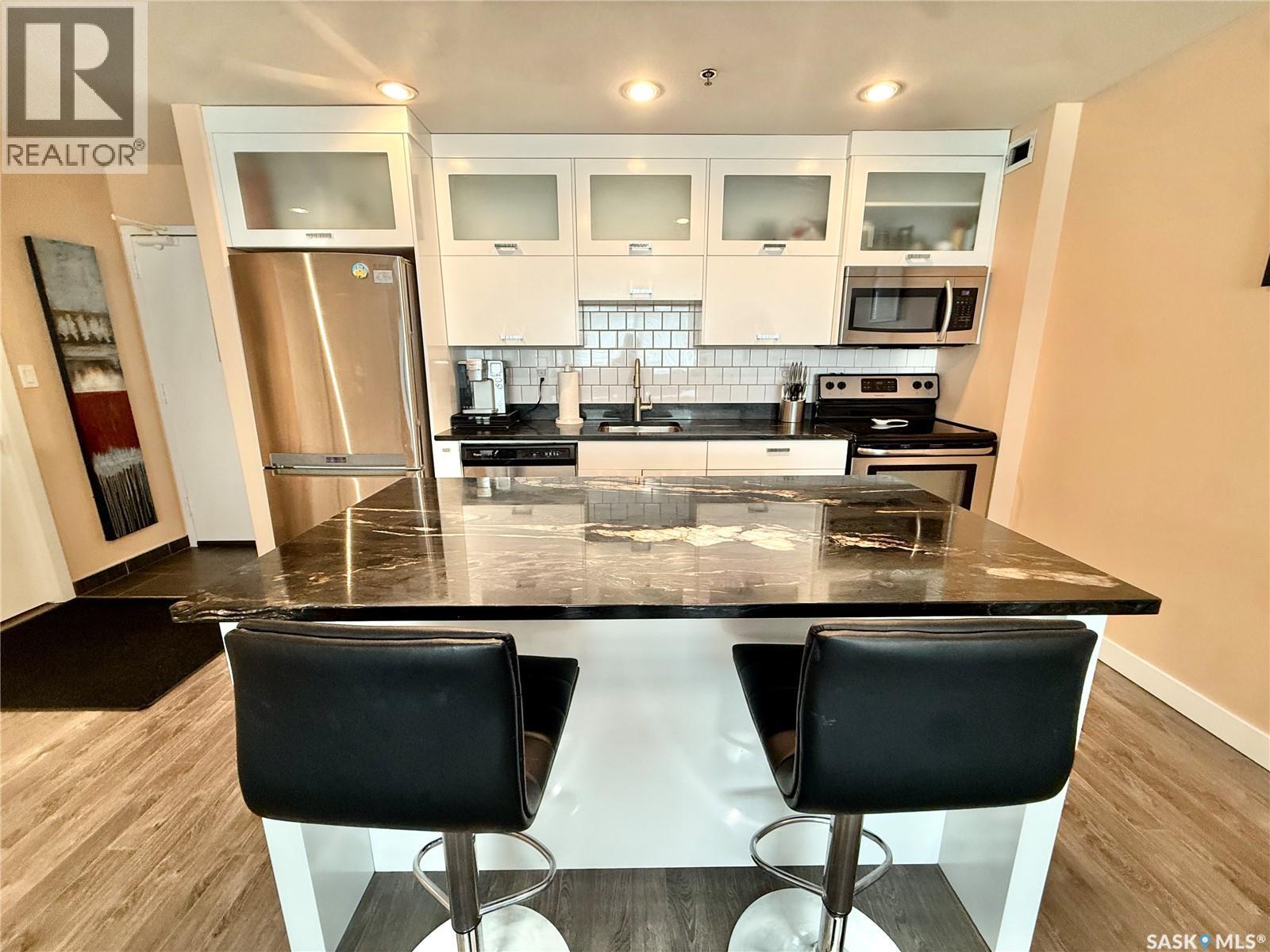 #301 351 SAGUENAY DRIVE - 9