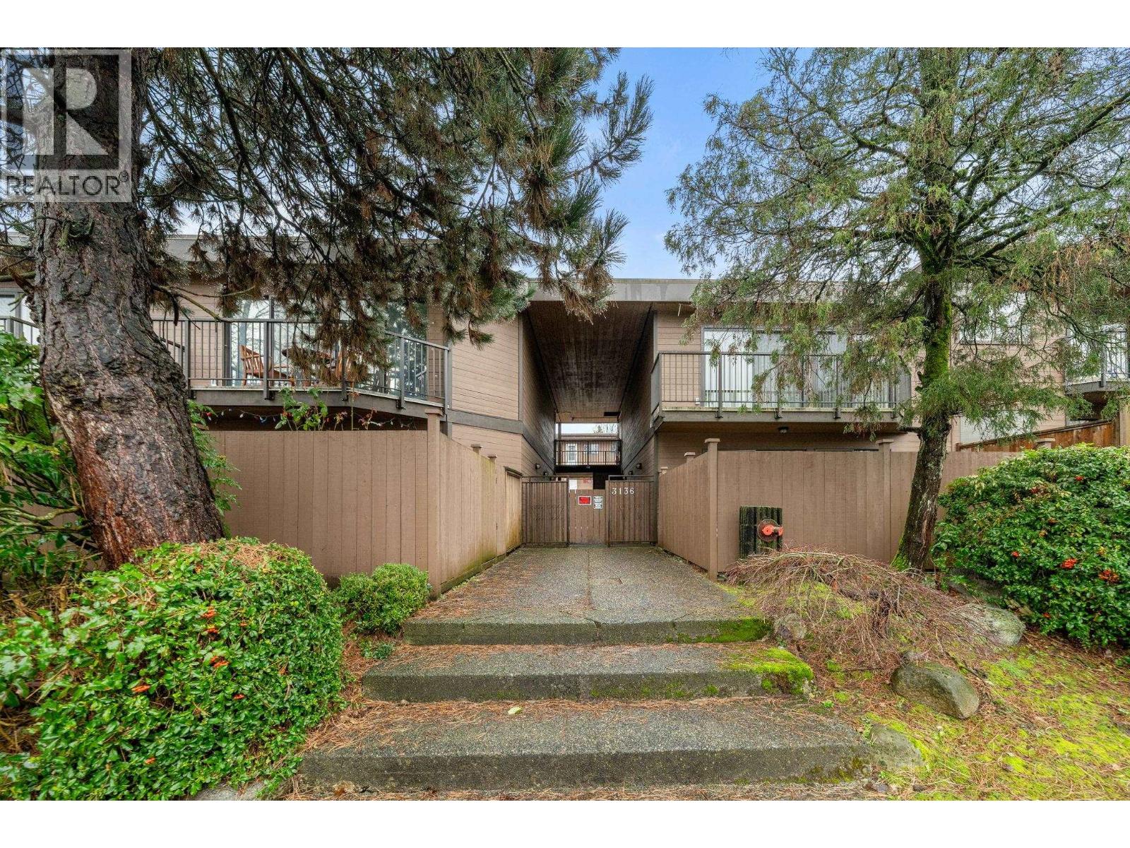 204 3136 KINGSWAY - main photo