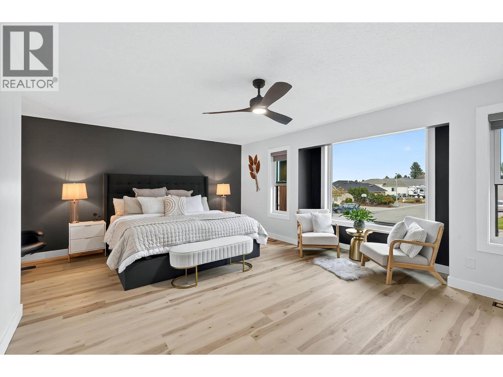 1095 Laurel Place - 2