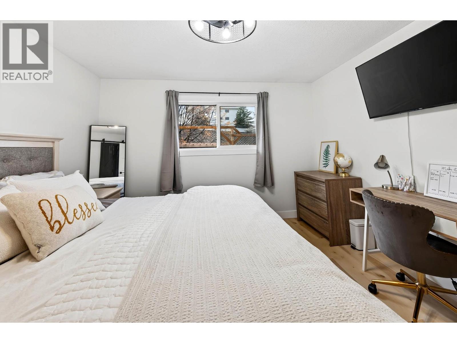 1095 Laurel Place - 19