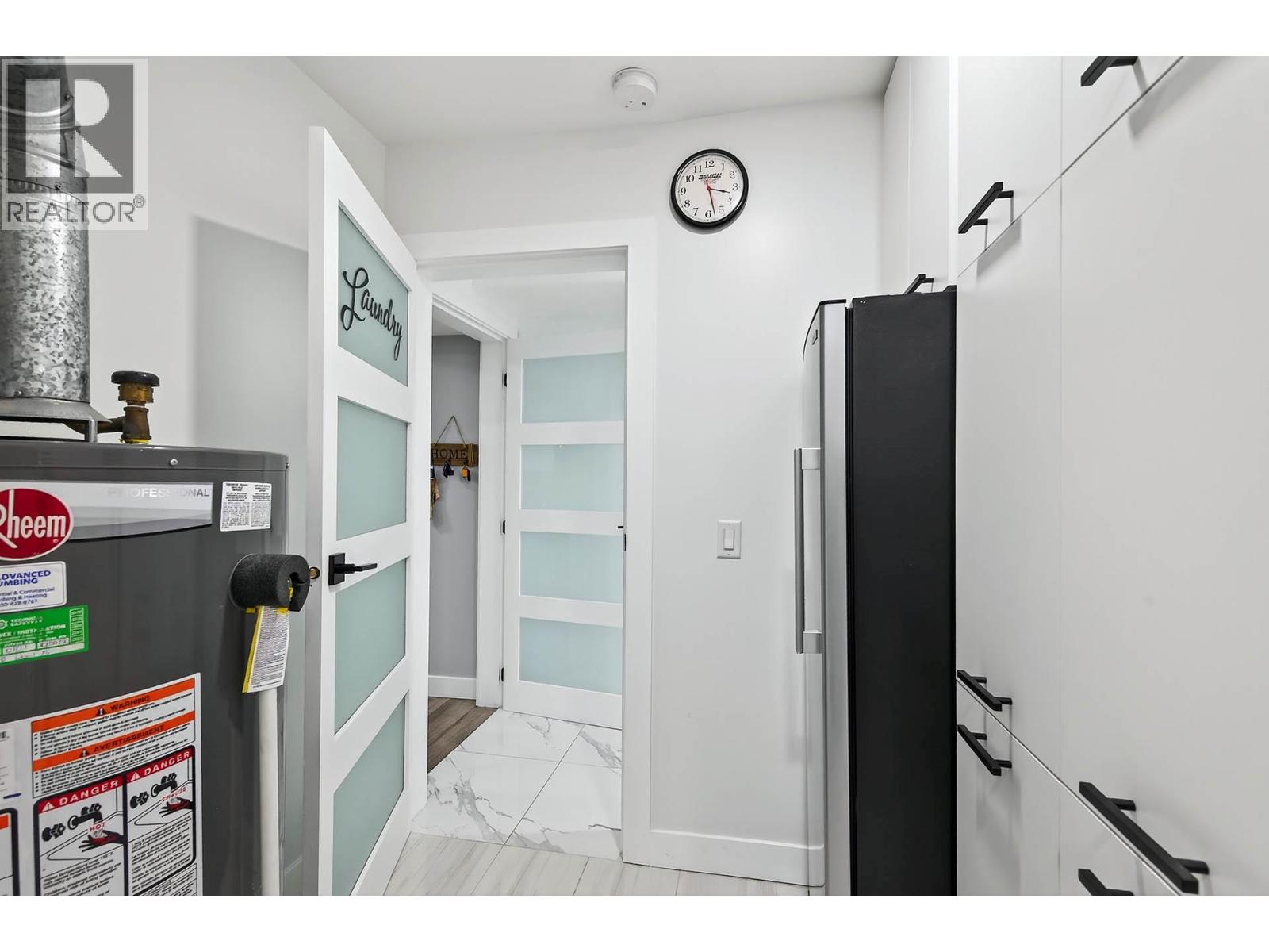 1095 Laurel Place - 24