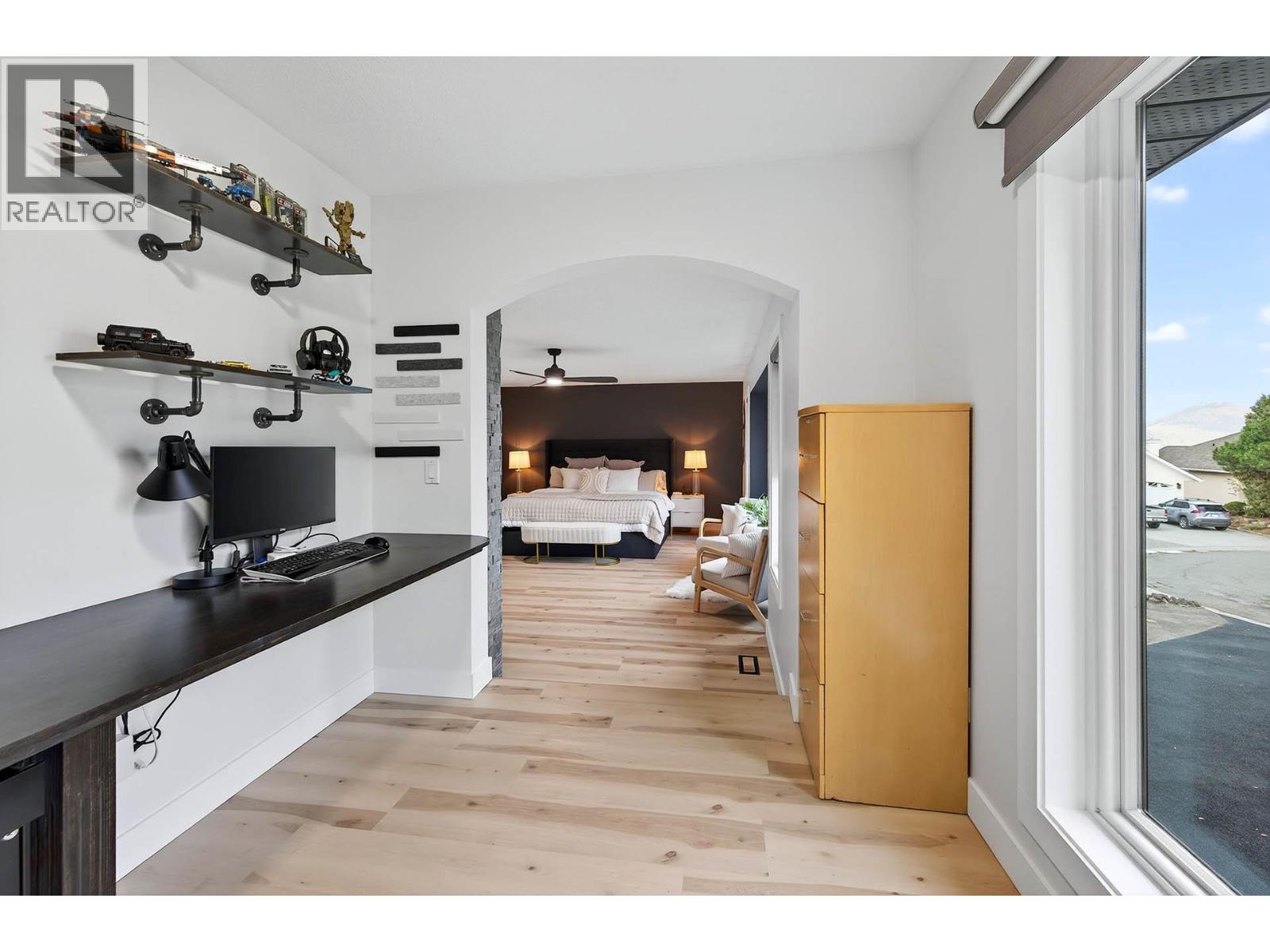 1095 Laurel Place - 13