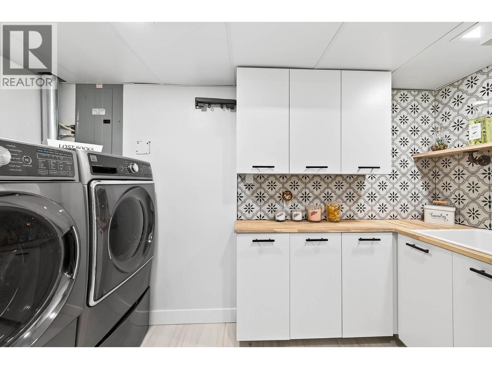 1095 Laurel Place - 22