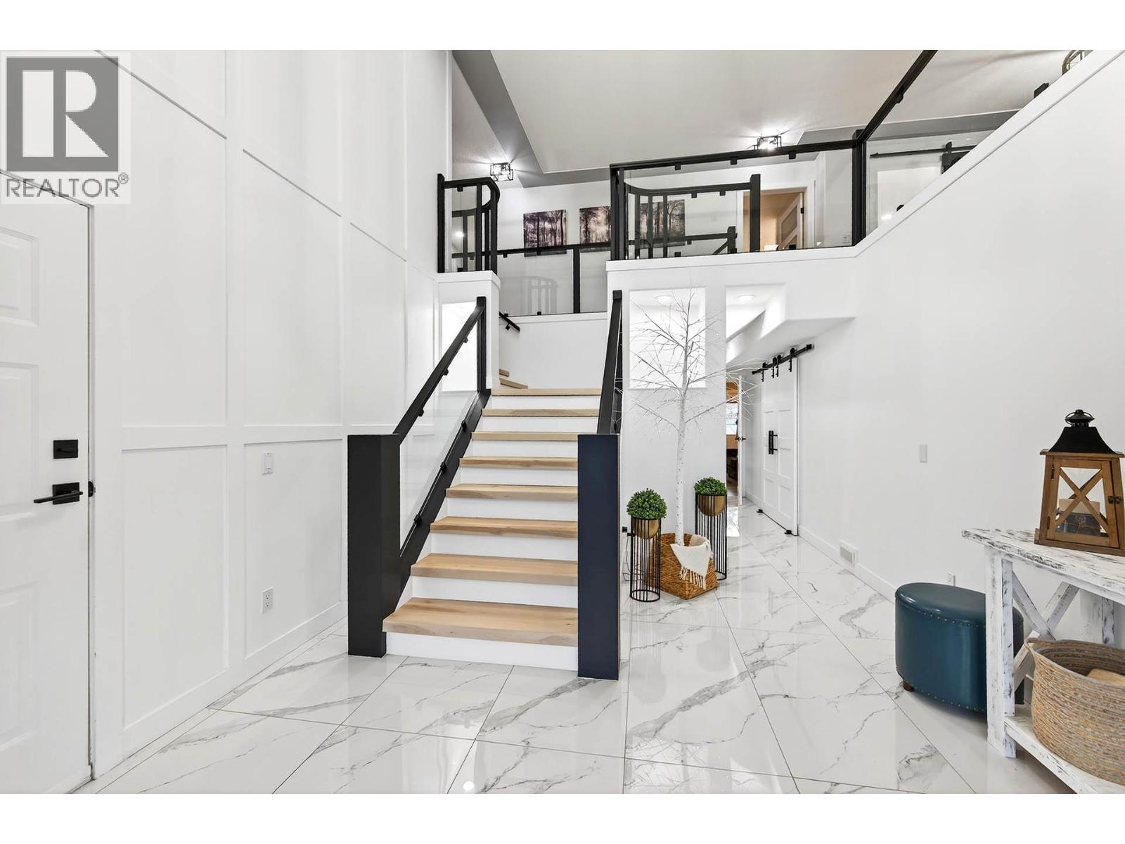 1095 Laurel Place - 37