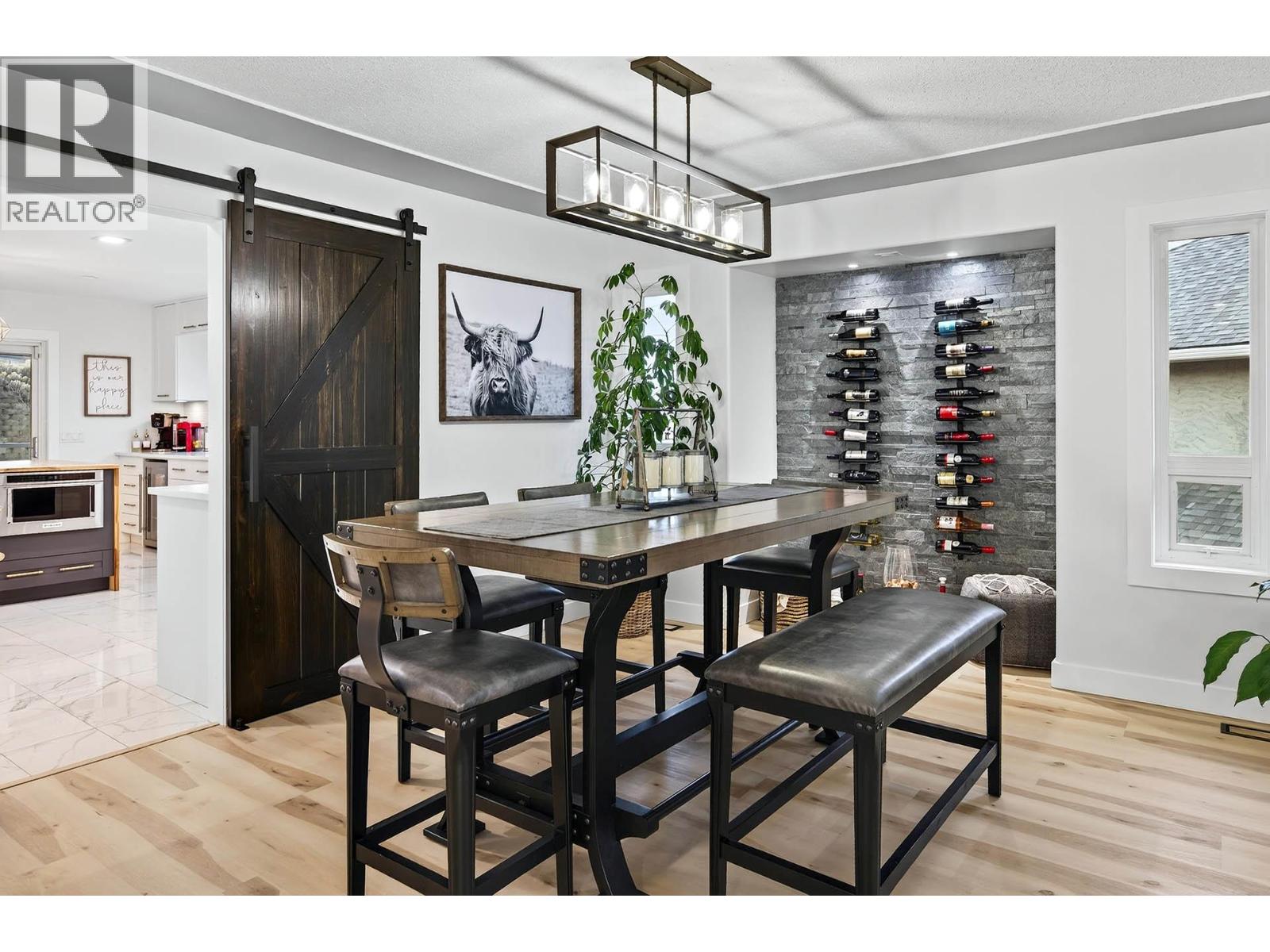 1095 LAUREL PLACE - 25