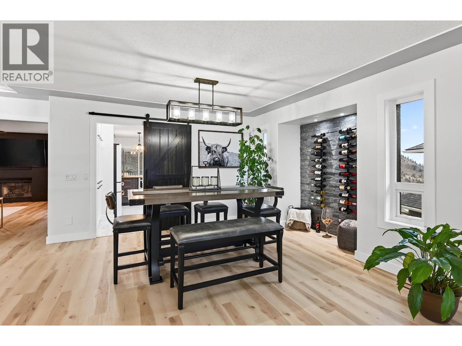 1095 Laurel Place - 26
