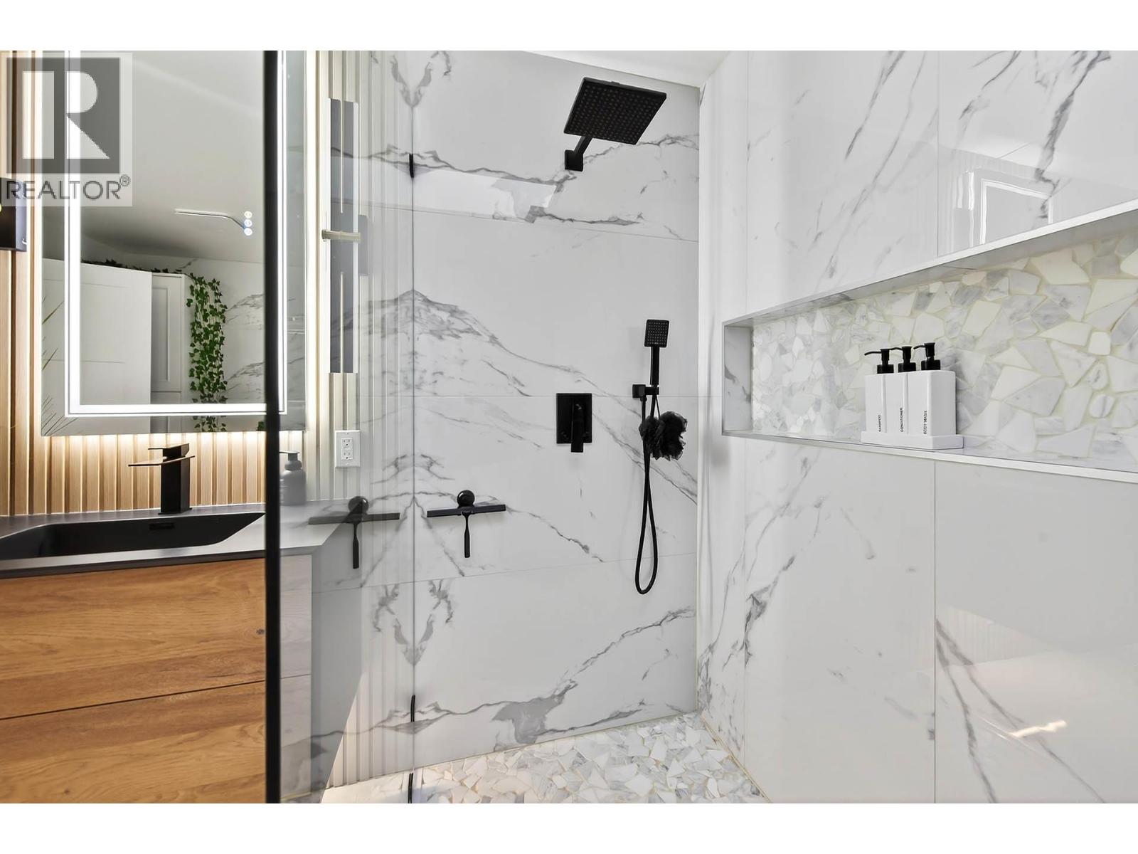 1095 LAUREL PLACE - 9