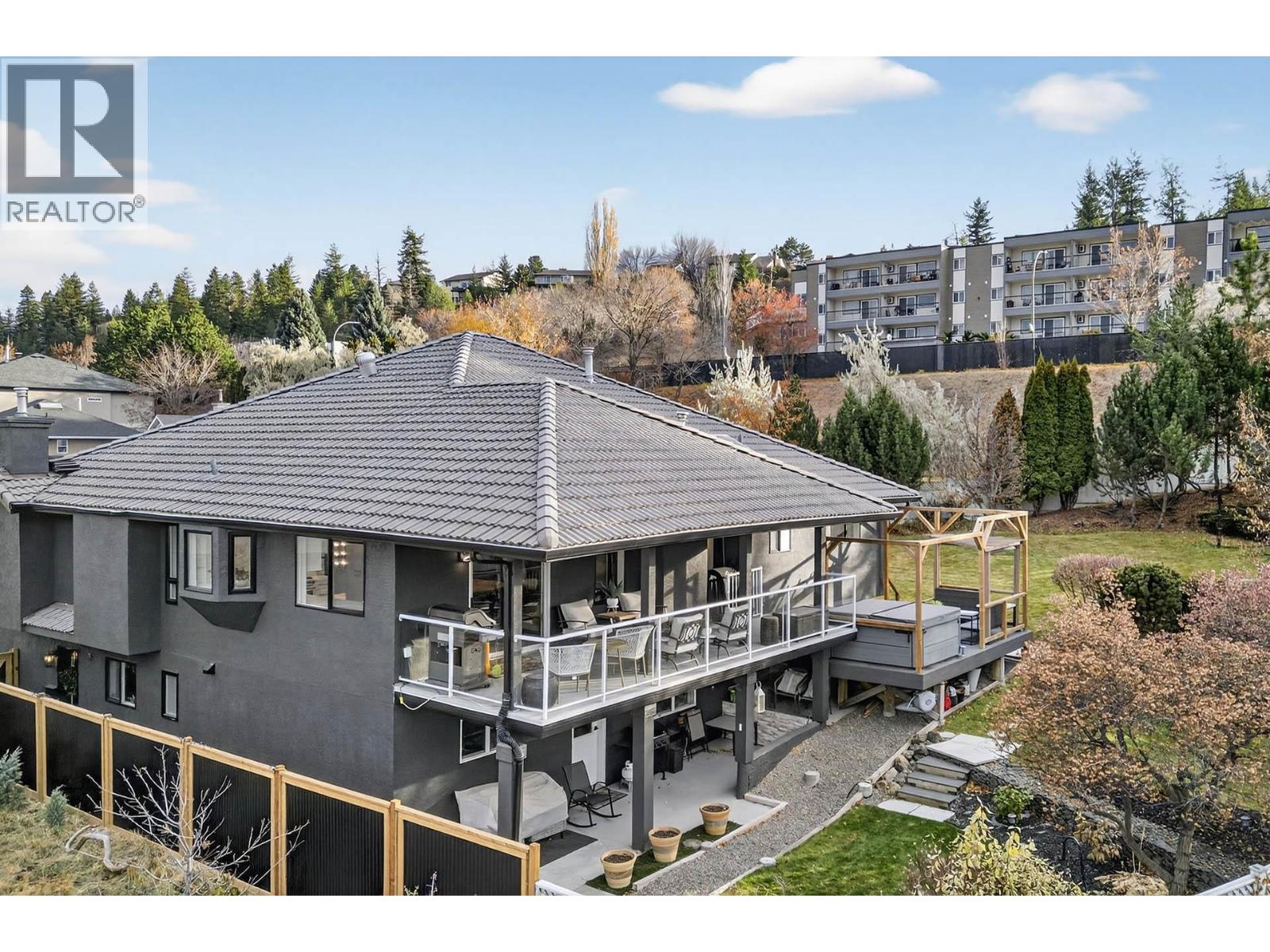 1095 Laurel Place - 32