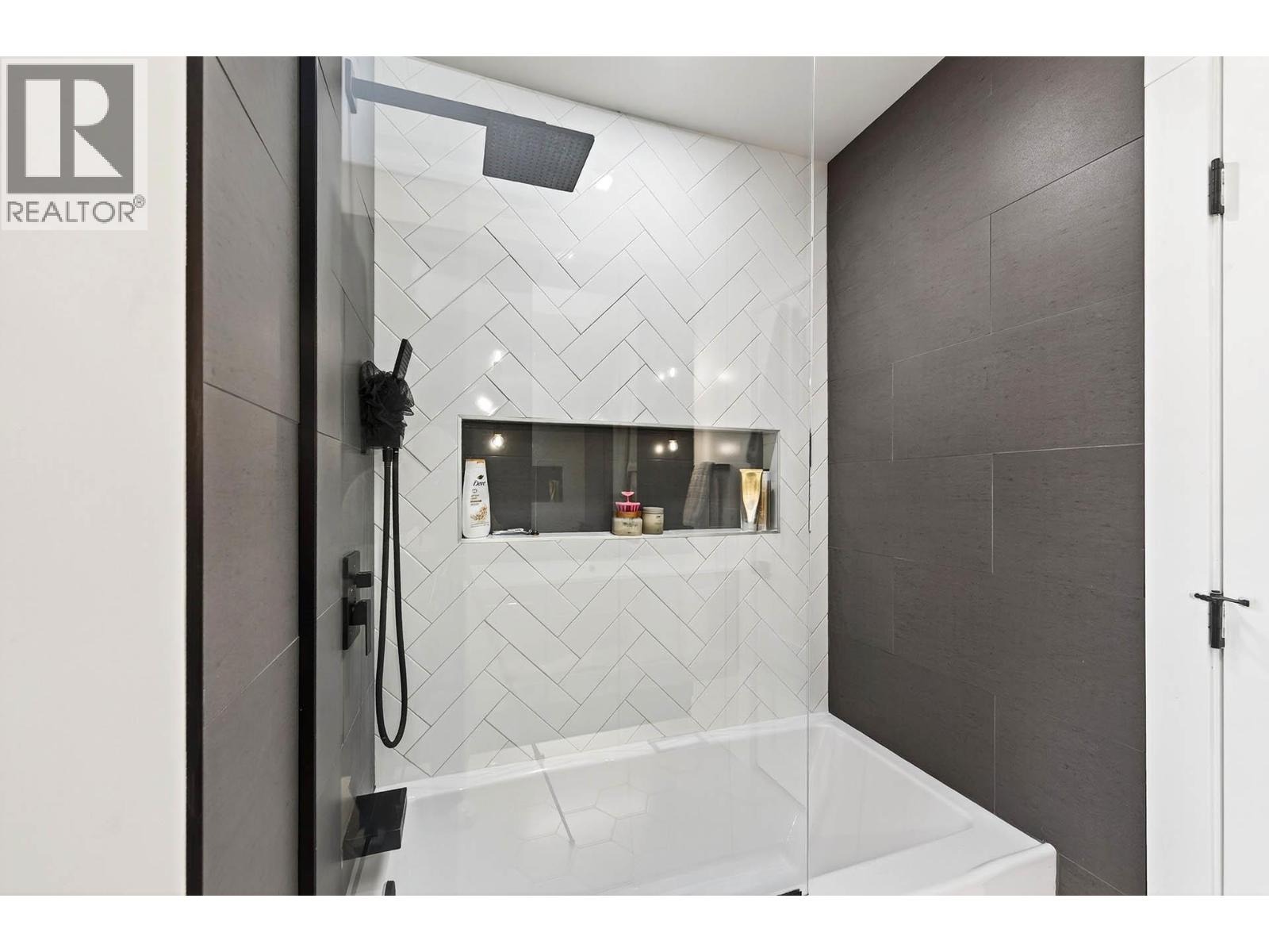 1095 Laurel Place - 80