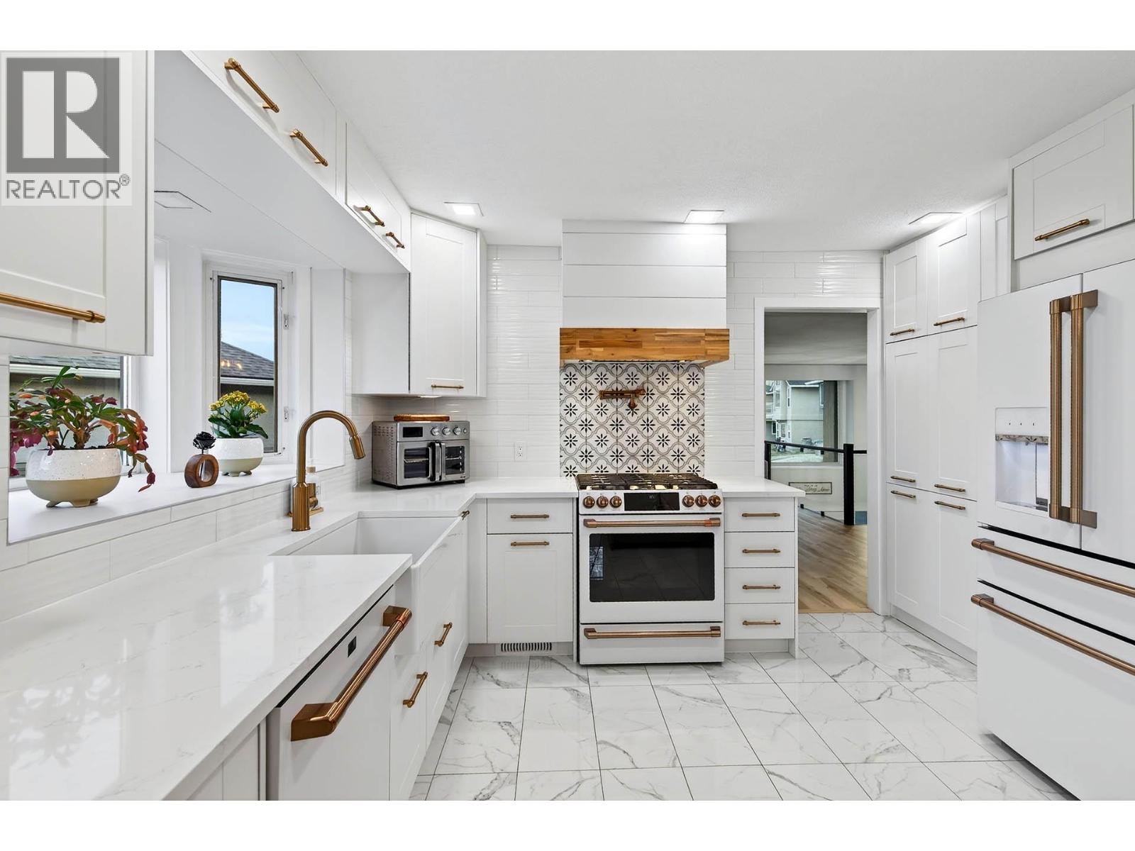 1095 Laurel Place - 67