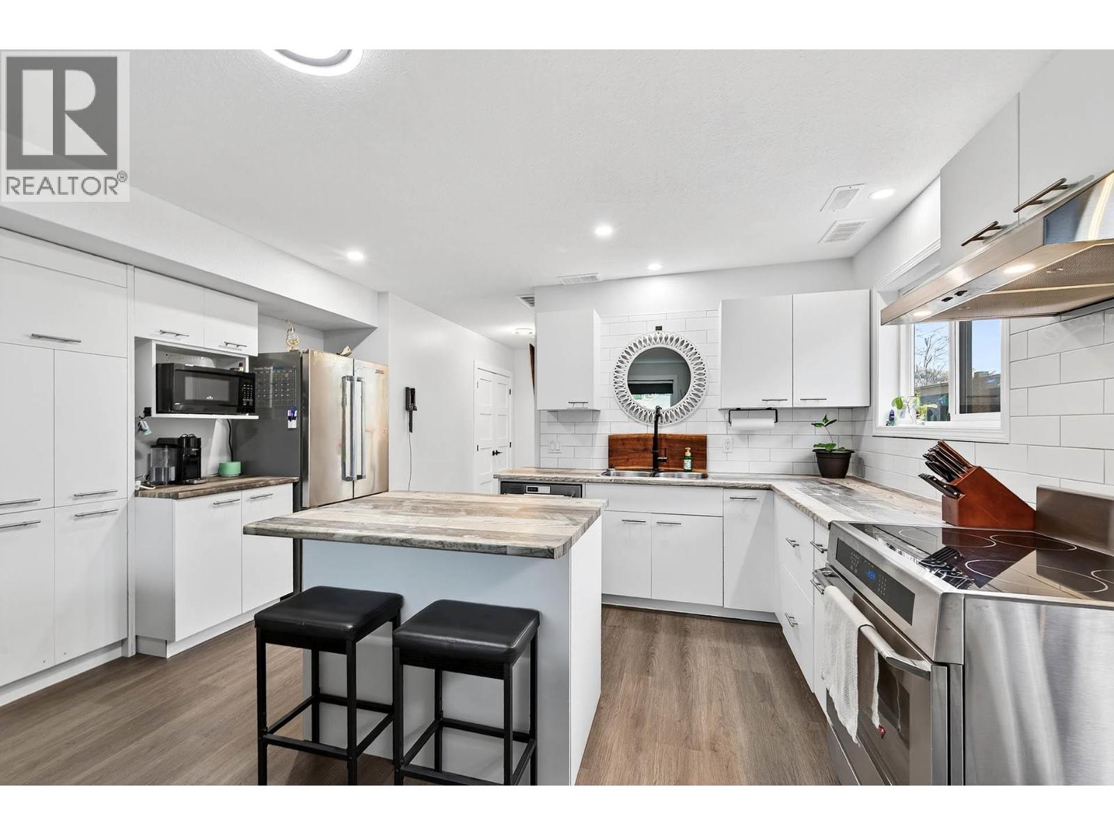 1095 Laurel Place - 87