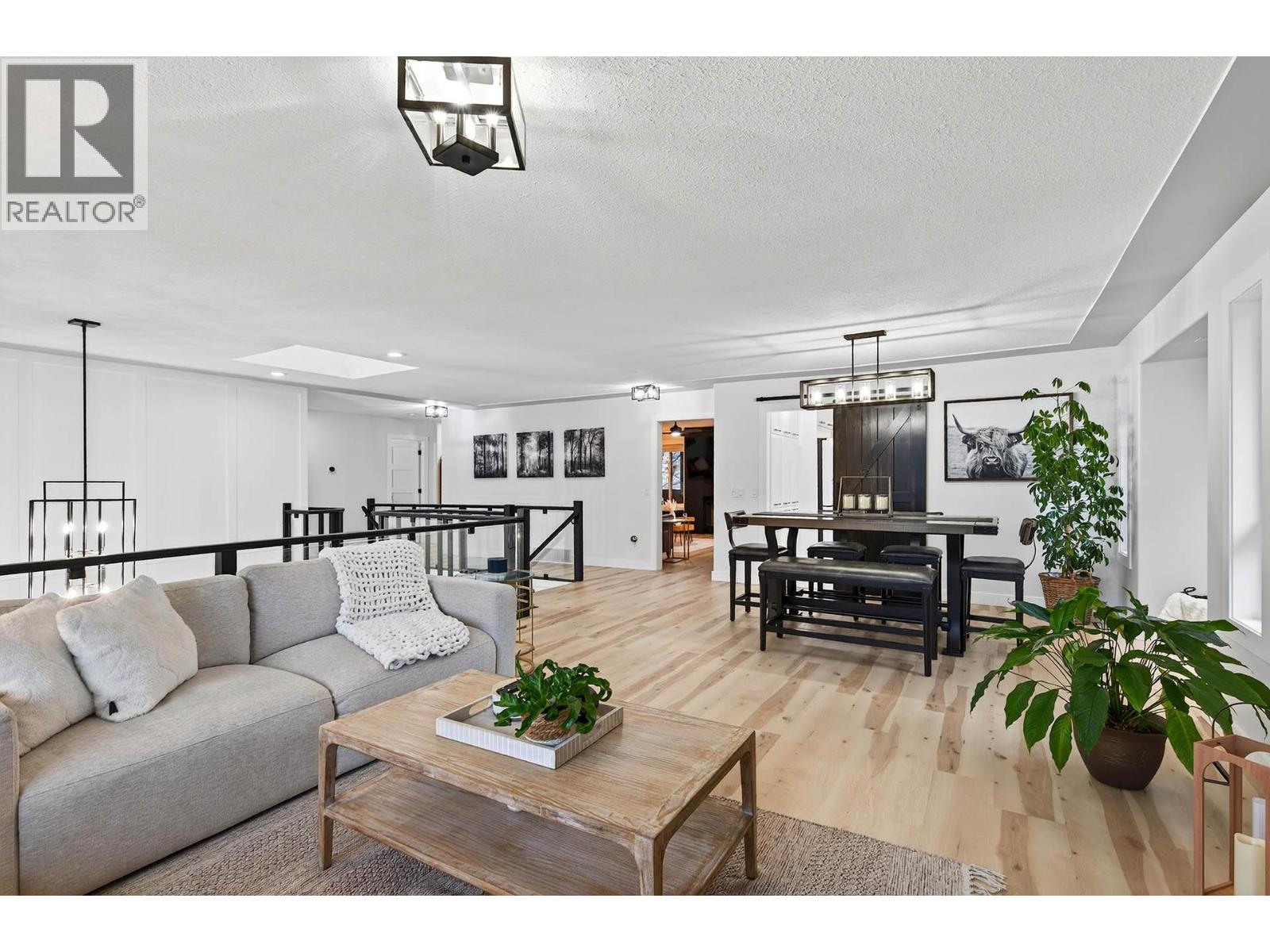 1095 Laurel Place - 76