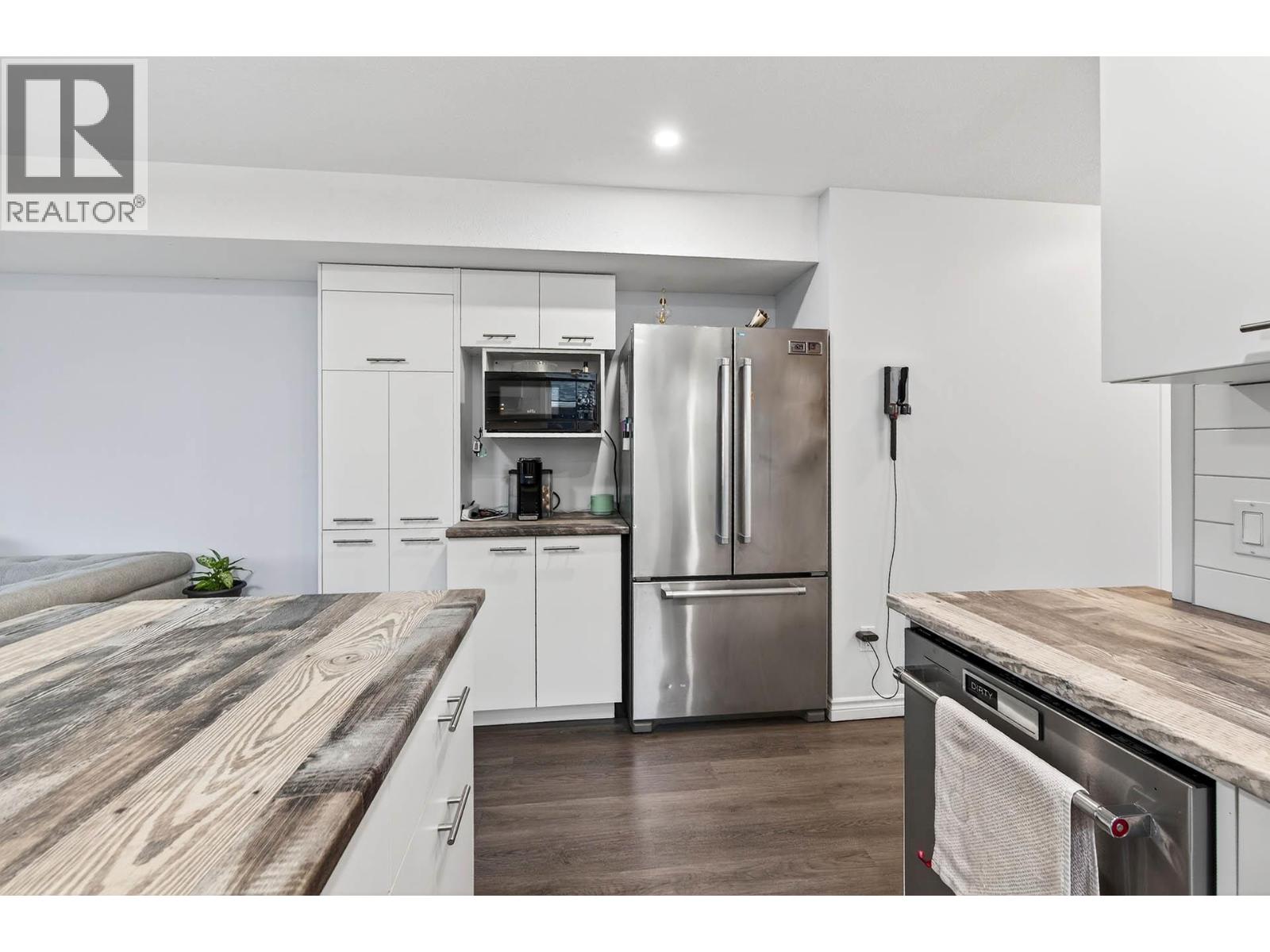 1095 Laurel Place - 93