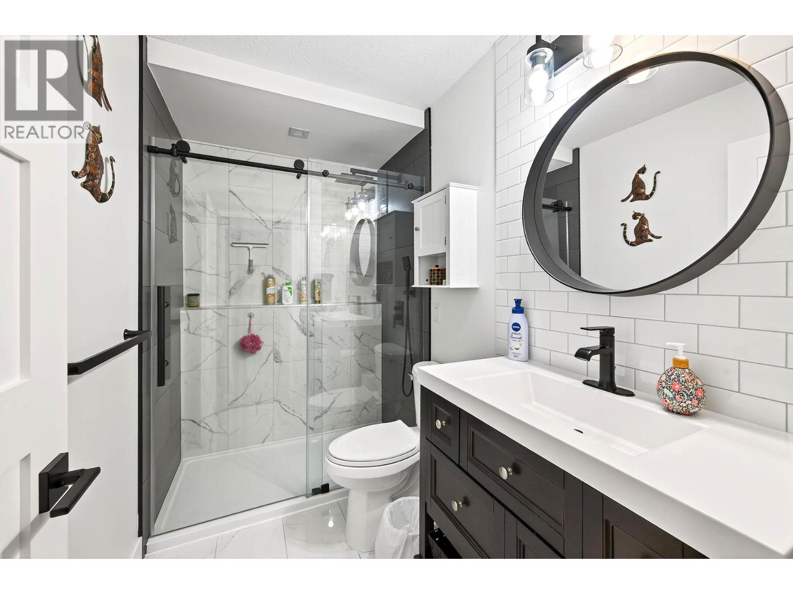 1095 Laurel Place - 96